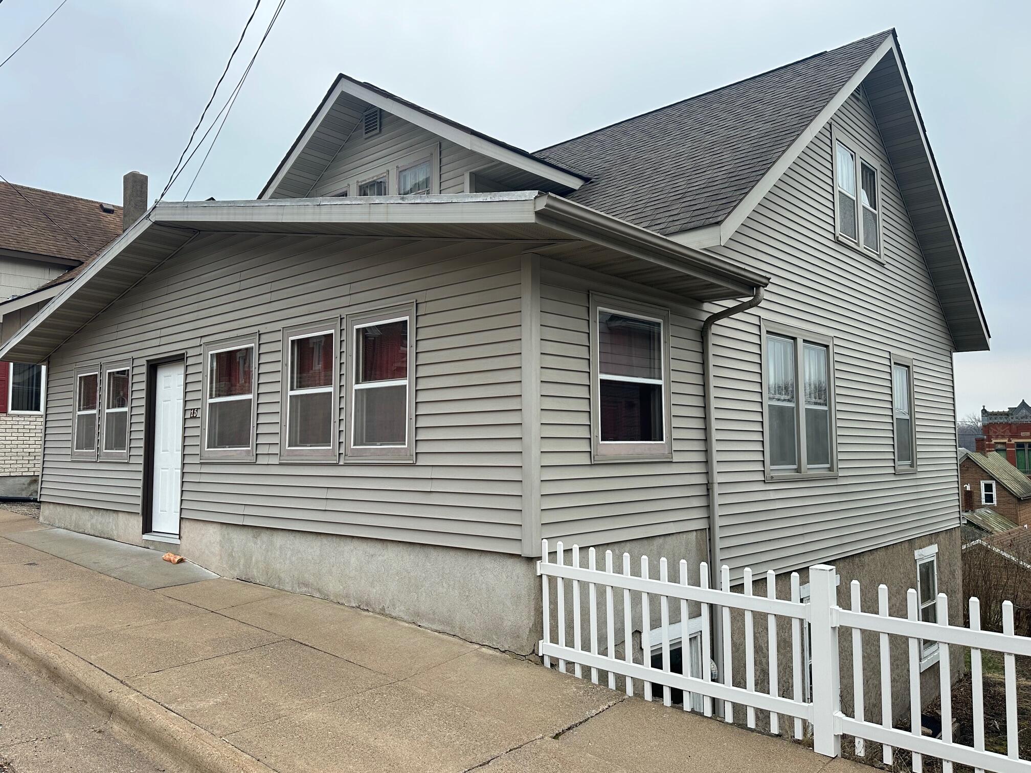 15 N Hill Fountain City WI 54629 1913360 image1