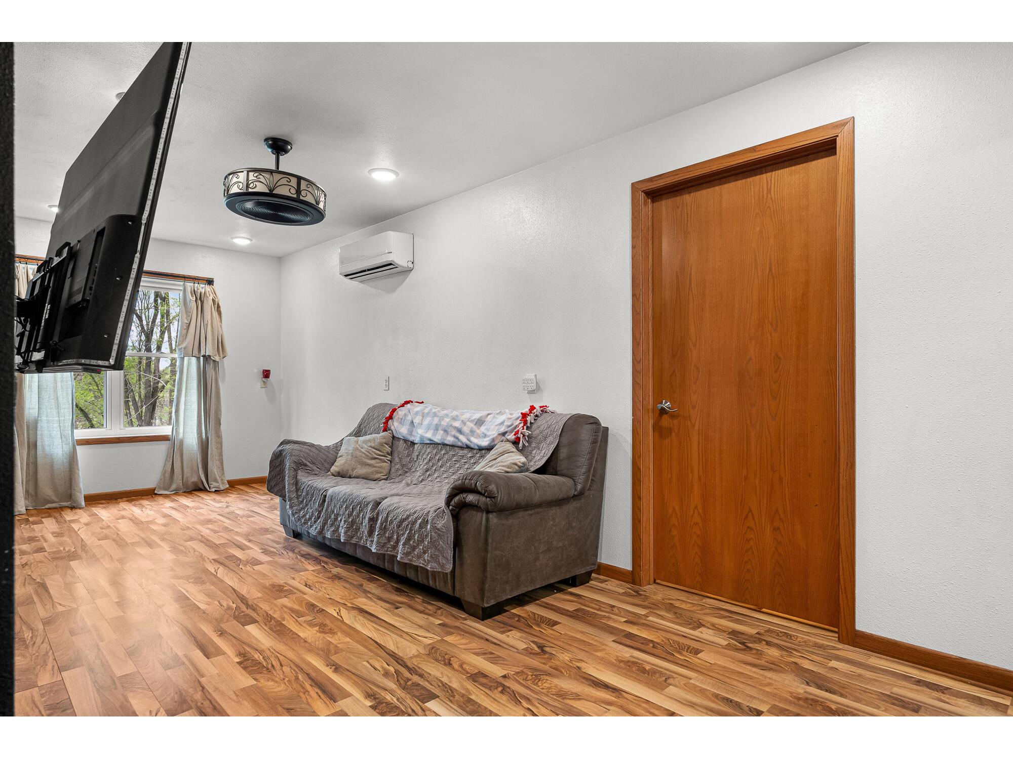 150 Gebhardt Brockway WI 54615 1960690 image17