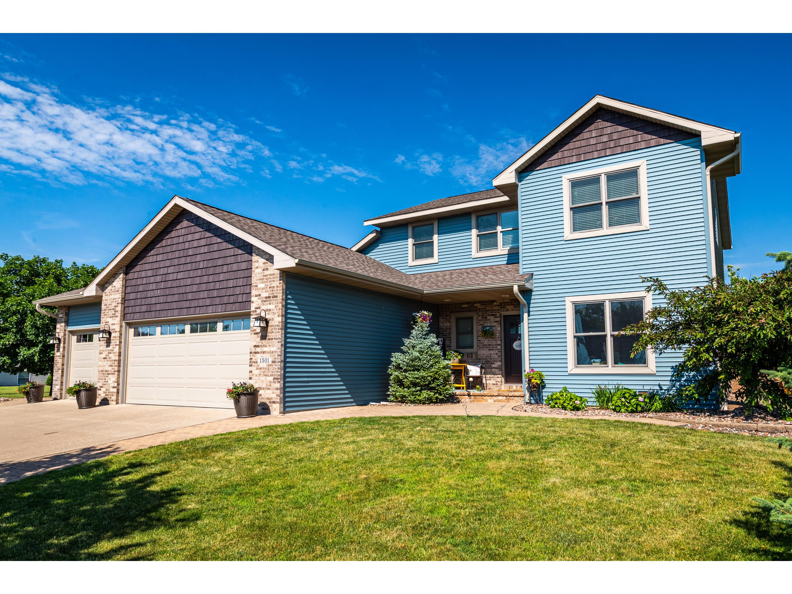 1501 Pioneer Dr, Holmen, WI 54636 MLS 1800471 Edina Realty