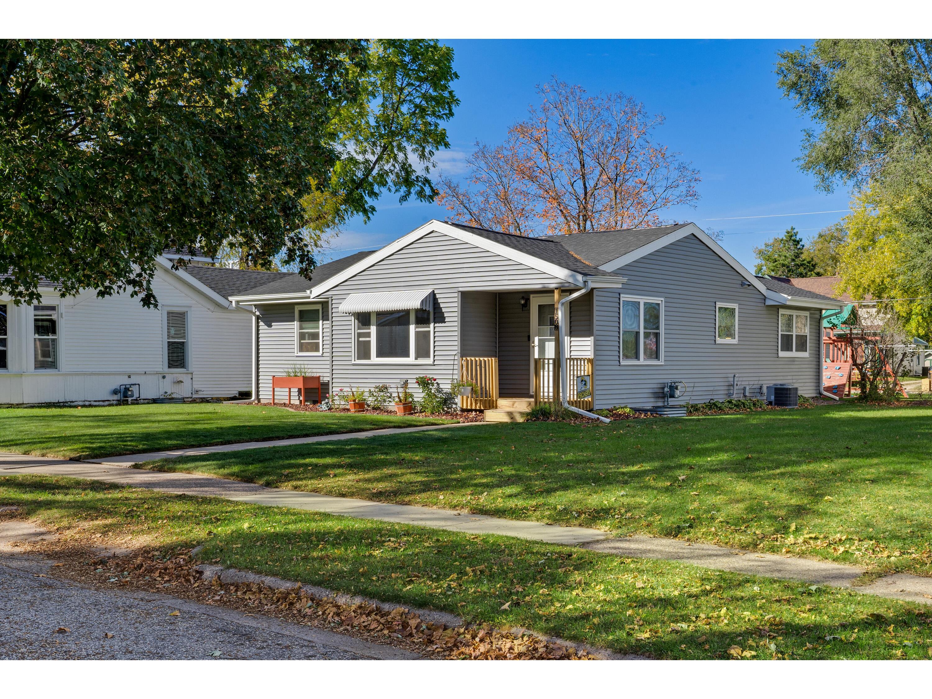 1508 Oak Bangor WI 54614 1895509 image1