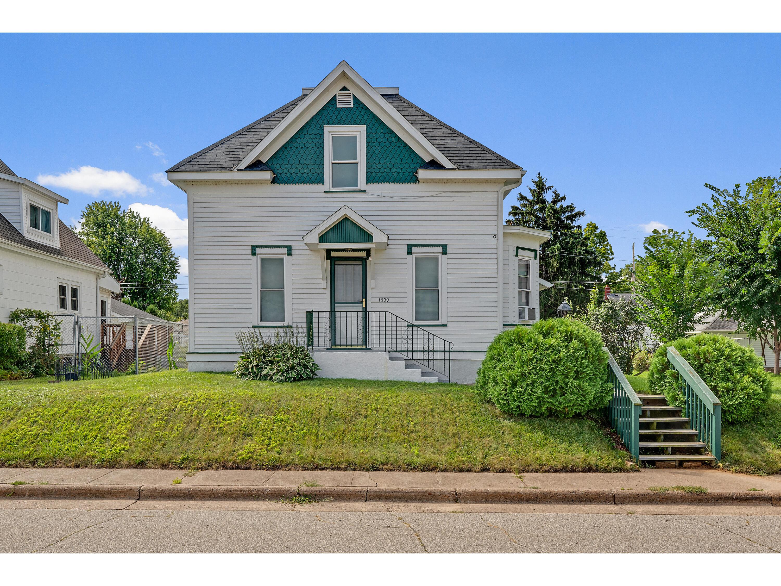 1509 Cardinal Bangor WI 54614 1931796 image1