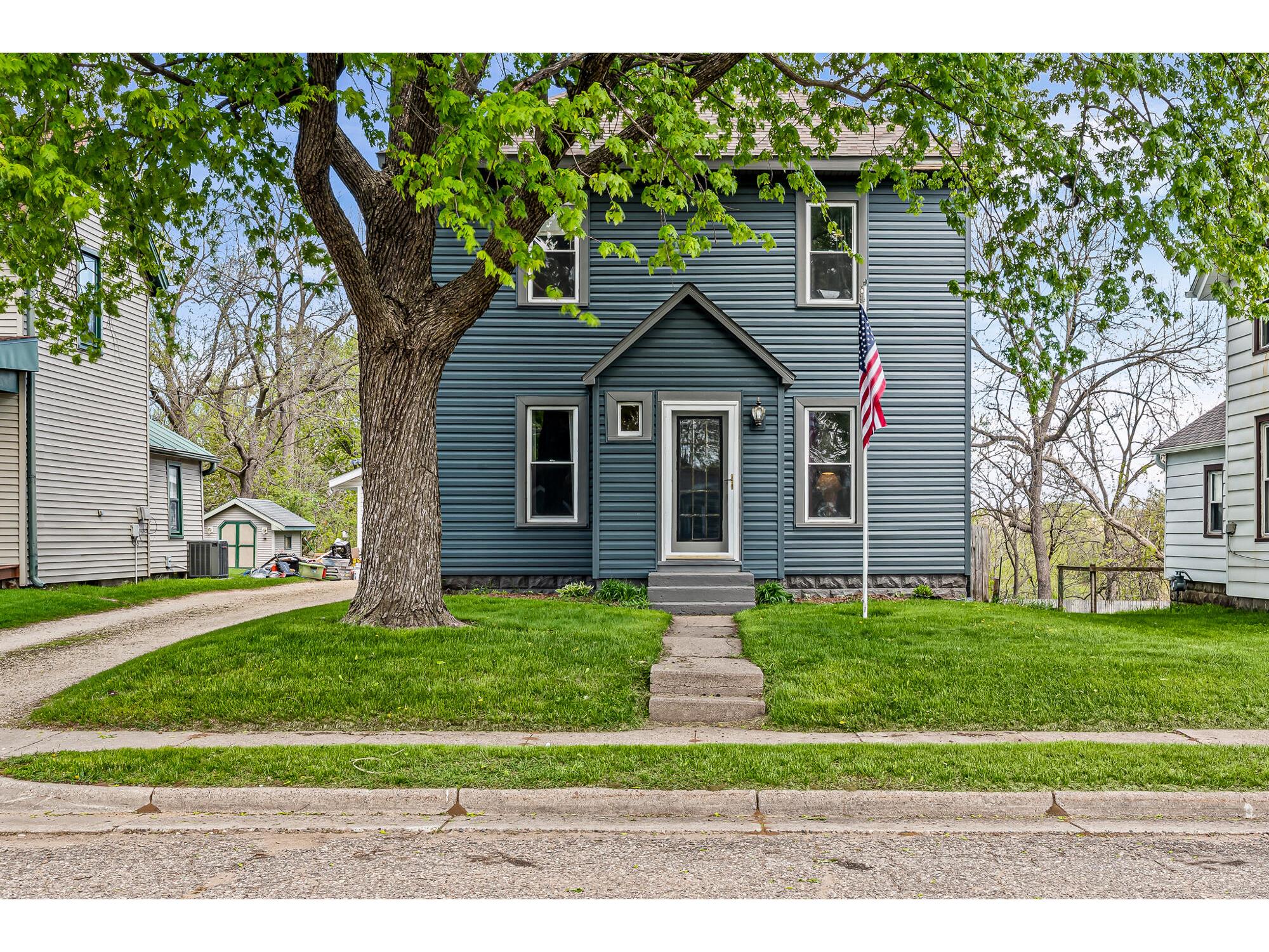 1510 Badger Bangor WI 54614 1961126 image1
