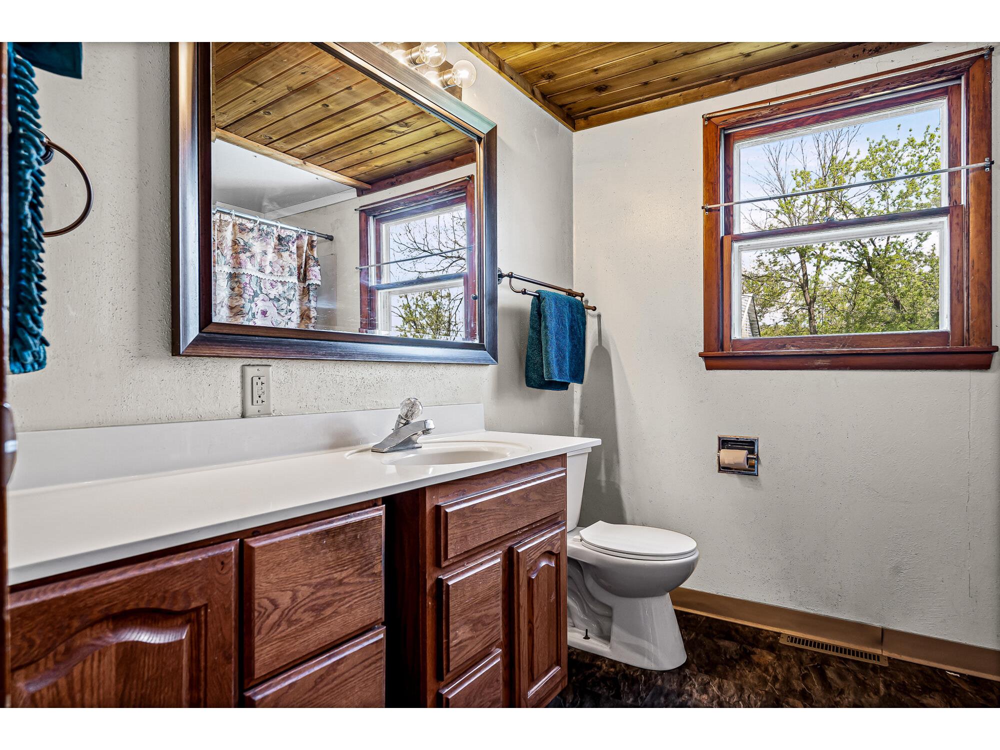 1510 Badger Bangor WI 54614 1961126 image18