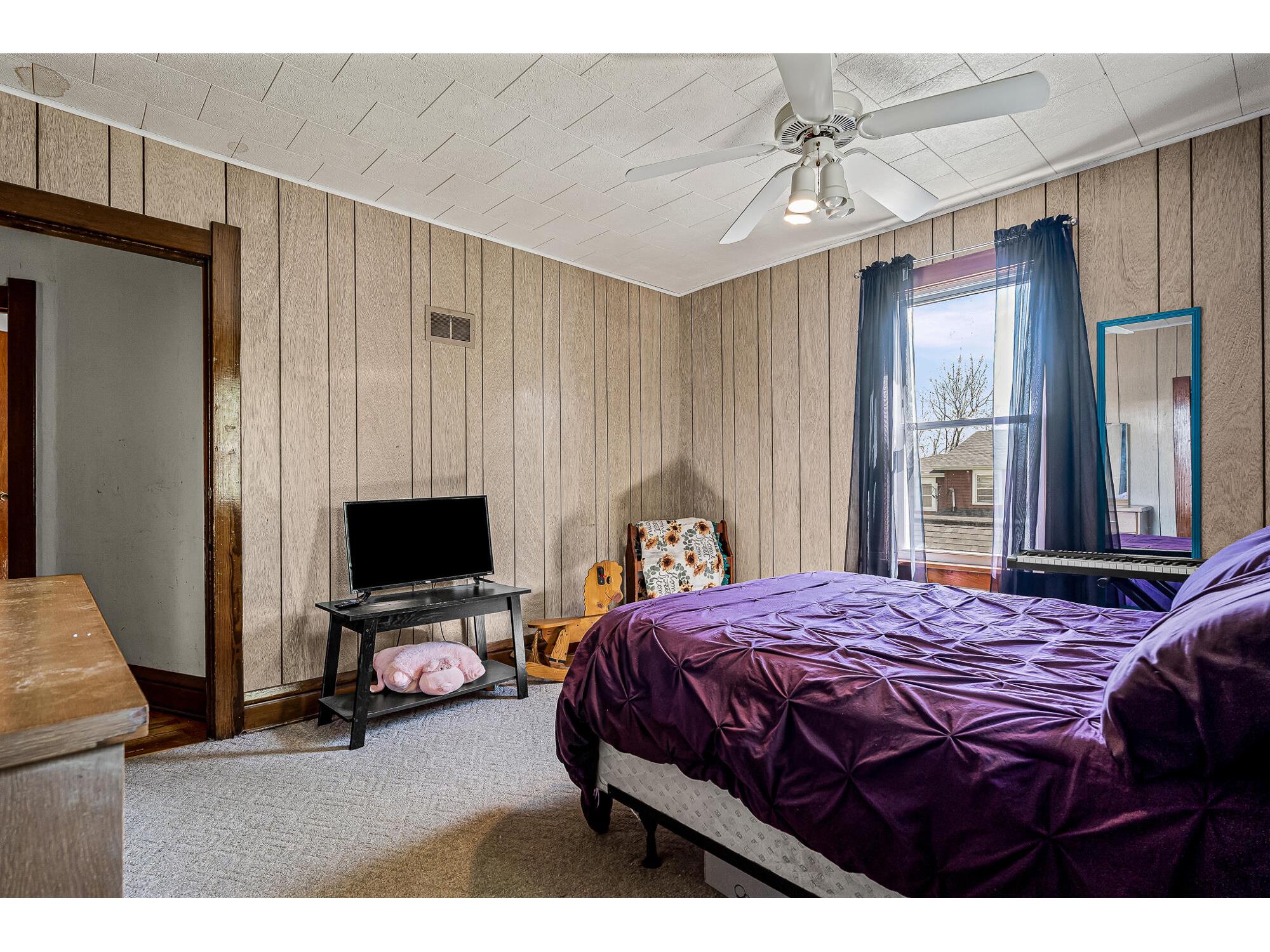 1510 Badger Bangor WI 54614 1961126 image21