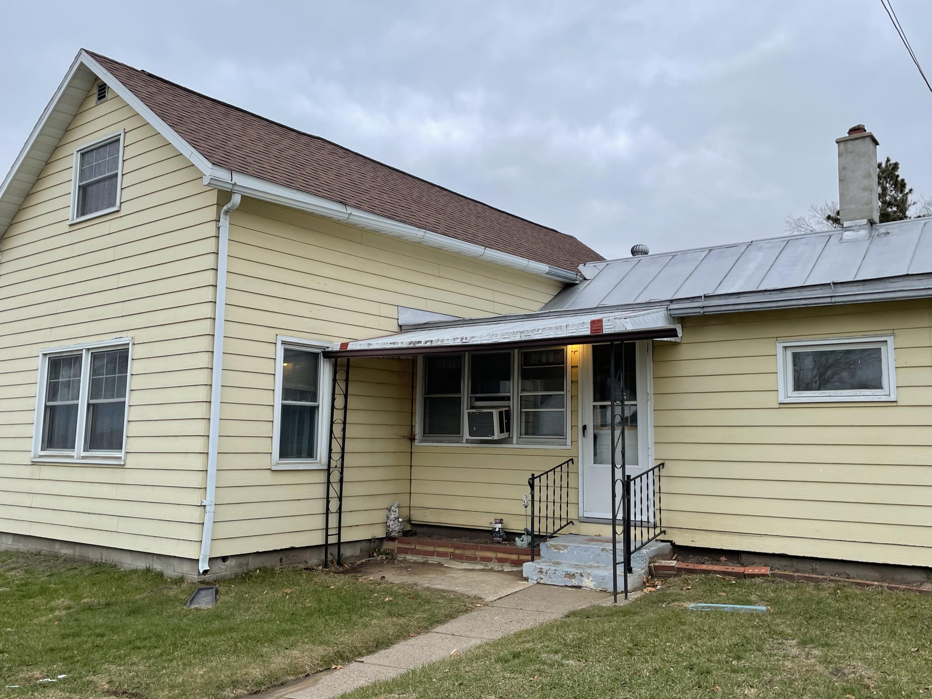 1518 Badger Bangor WI 54614 1859175 image1