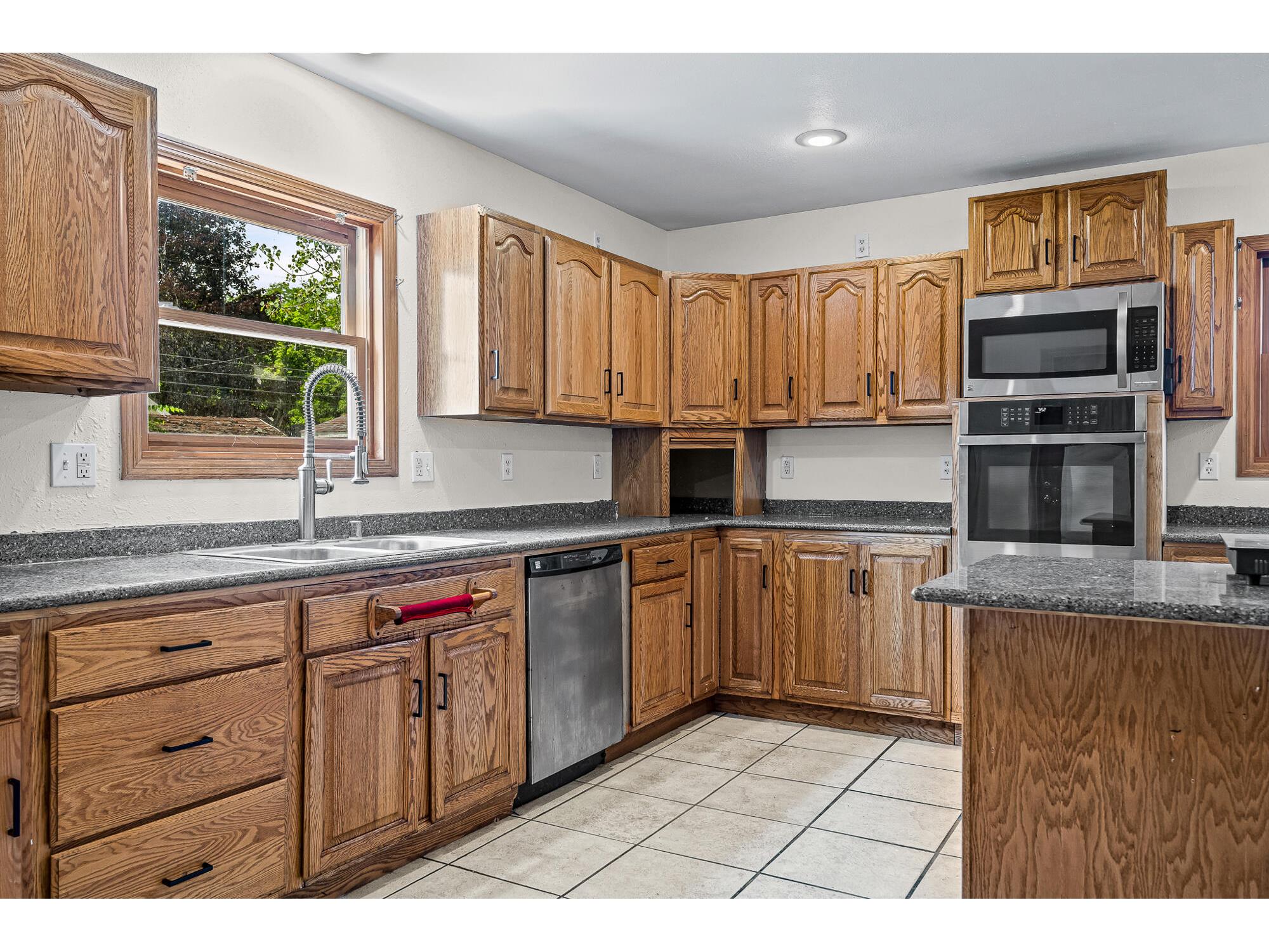 1519 Kane La Crosse WI 54603 1967645 image13