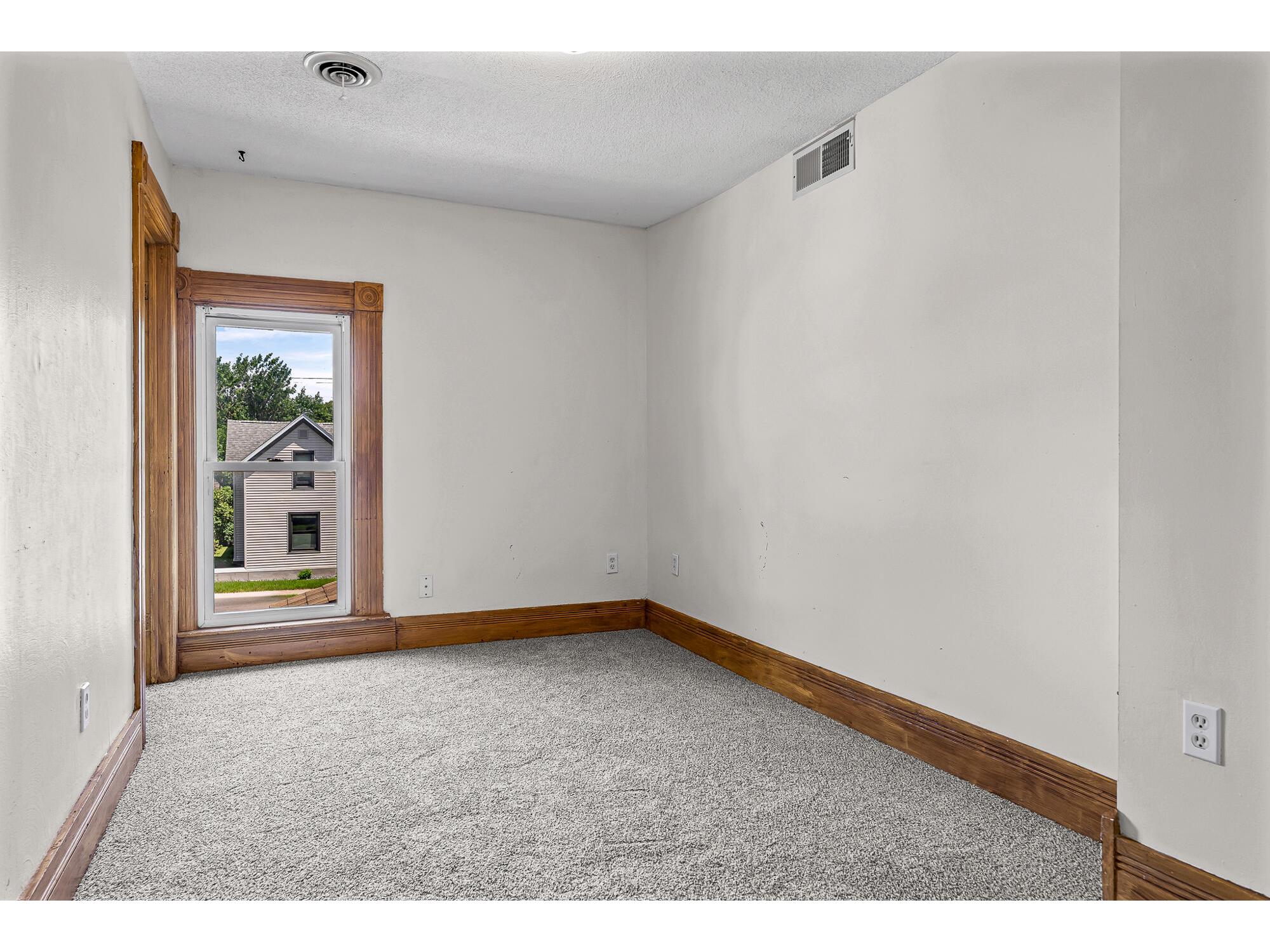 1519 Kane La Crosse WI 54603 1967645 image29