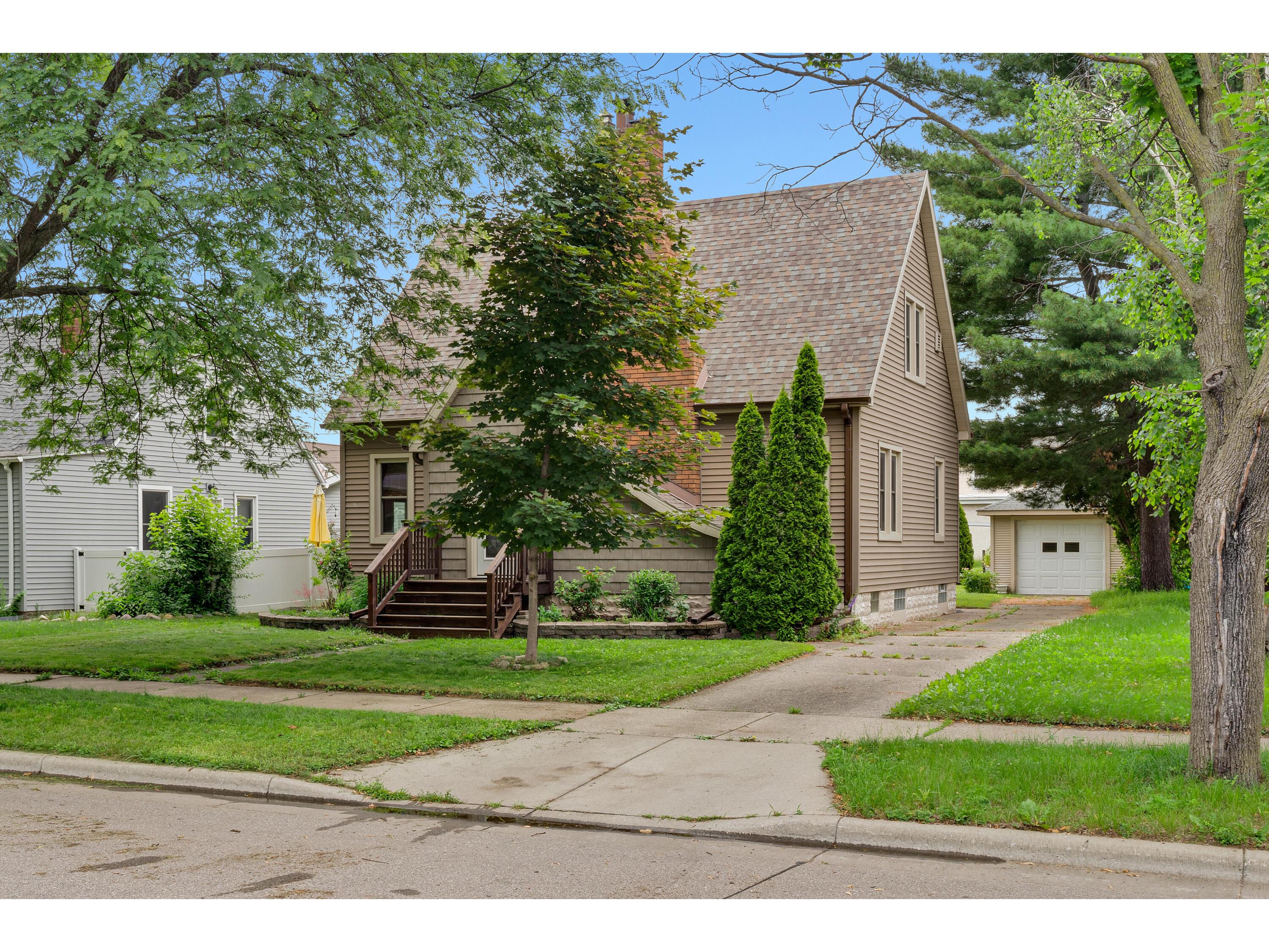 1519 Travis La Crosse WI 54601 1923895 image1