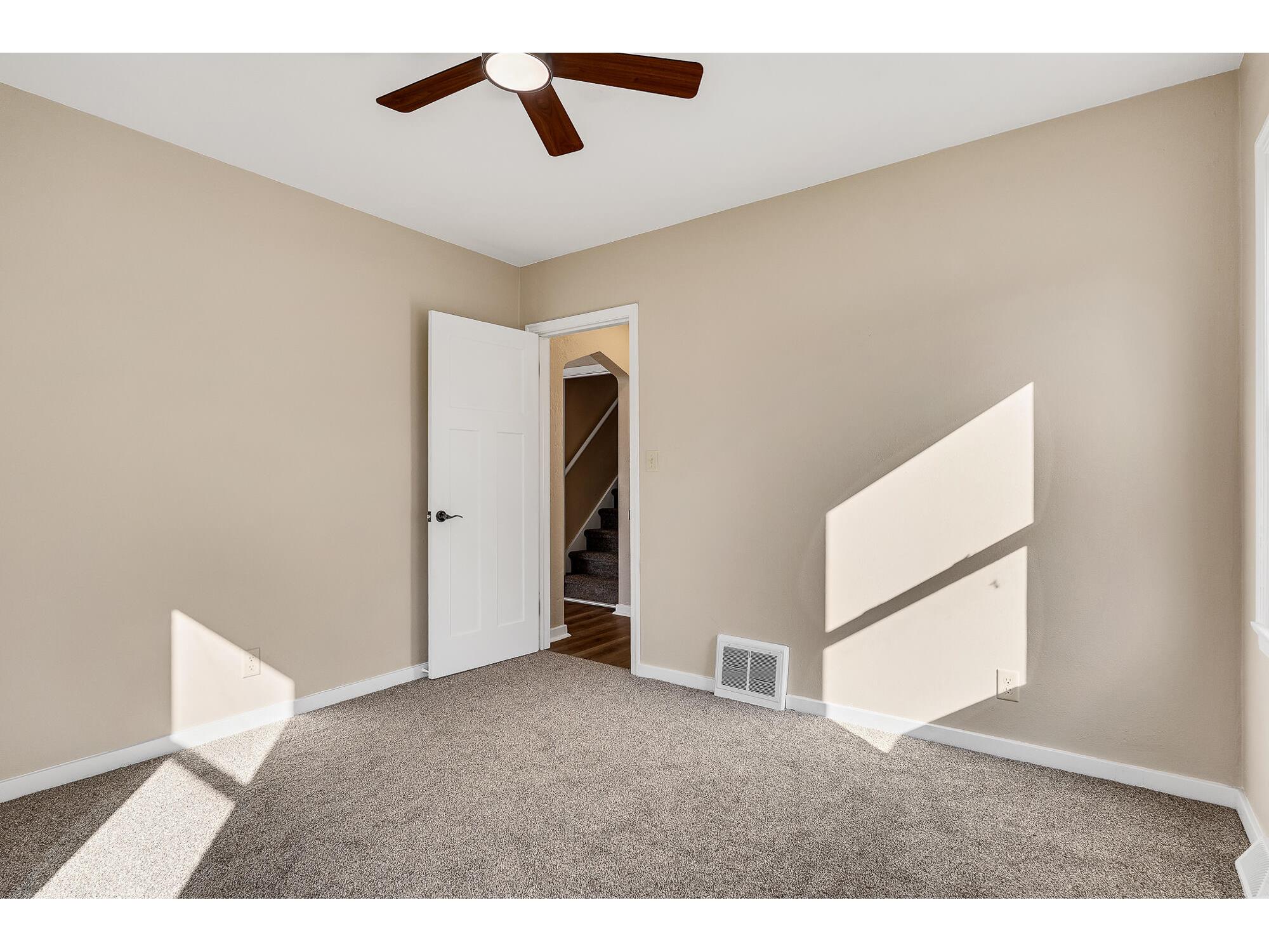 1521 Travis La Crosse WI 54601 1954481 image11