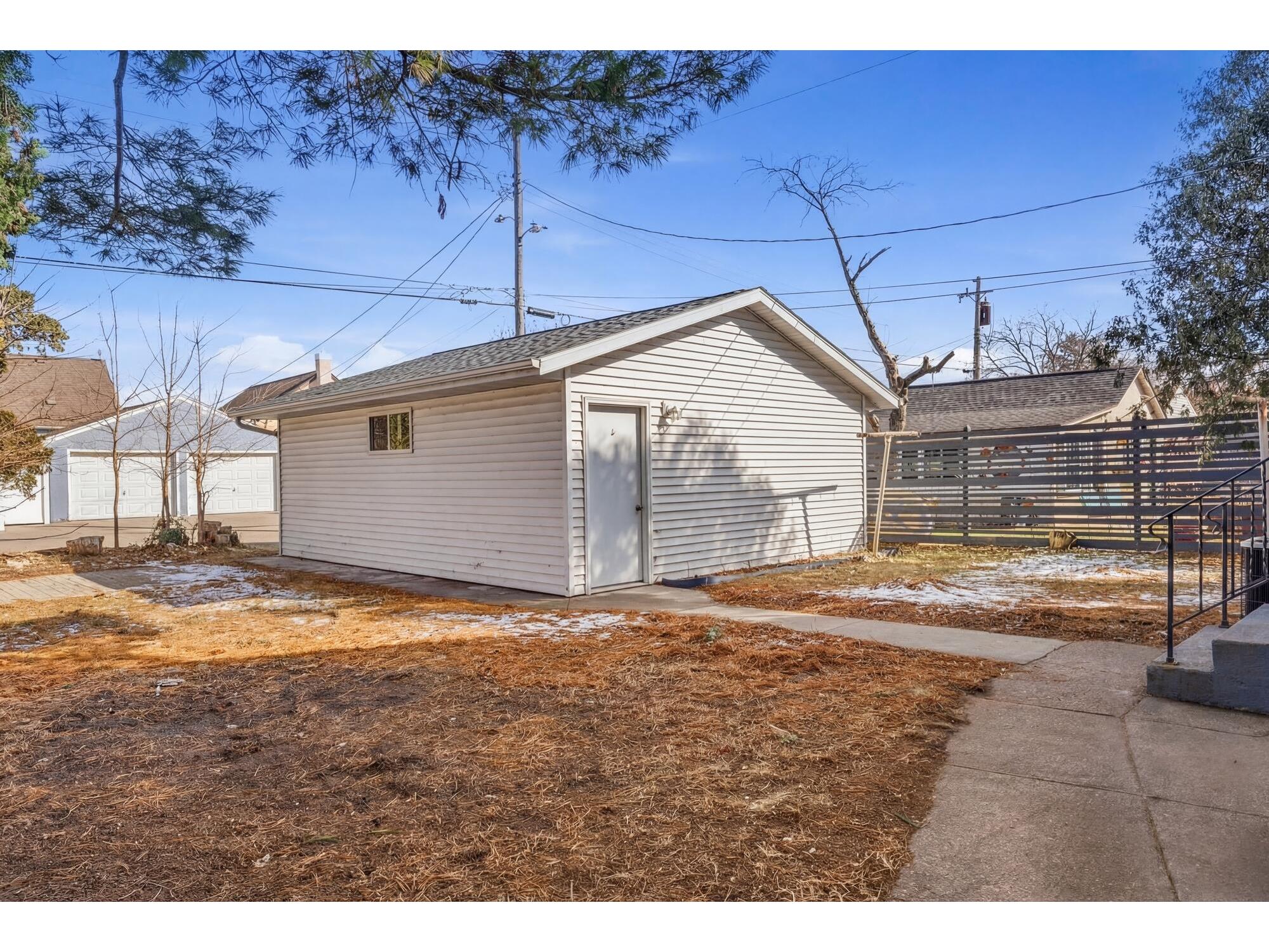 1521 Travis La Crosse WI 54601 1954481 image23