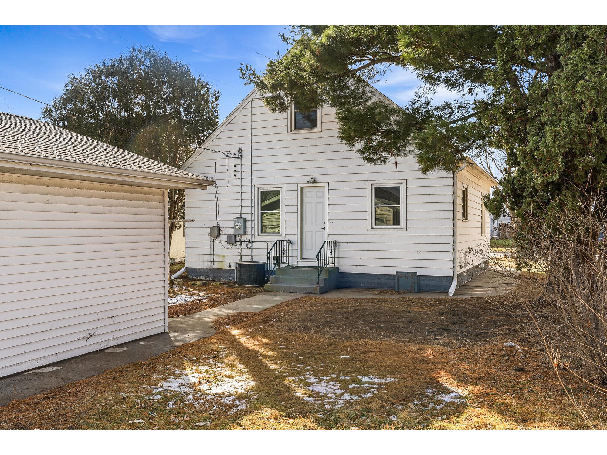 1521 Travis La Crosse WI 54601 1954481 image24