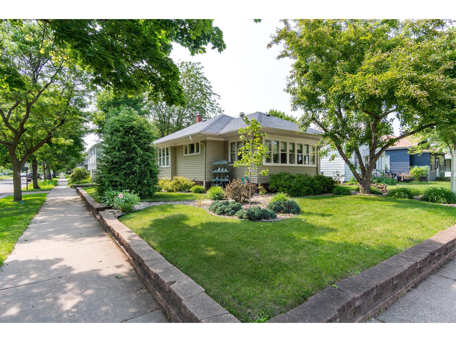 1524 West La Crosse WI 54601 1920826 image1