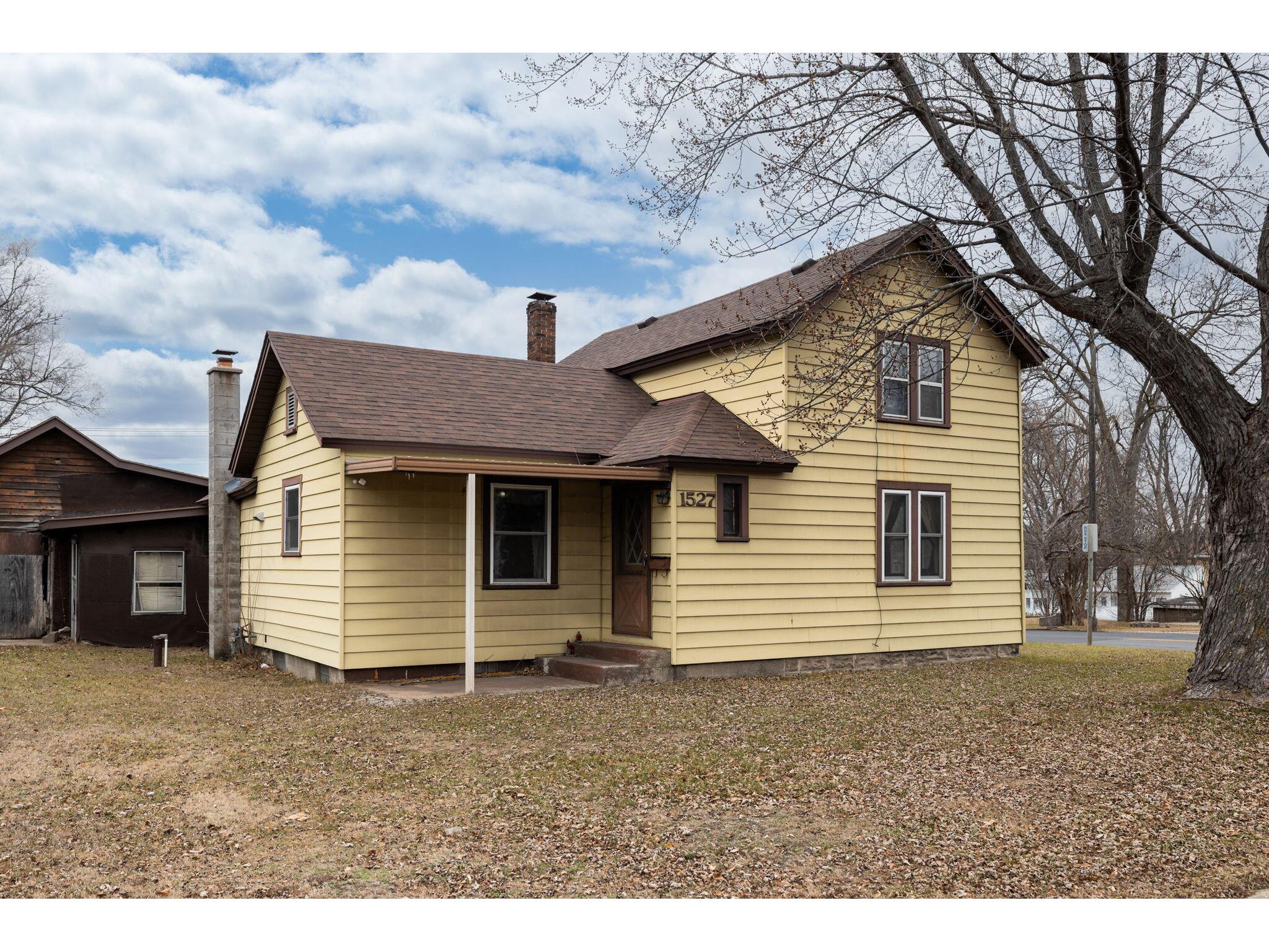 1527 Bainbridge Campbell WI 54603 1860968 image1