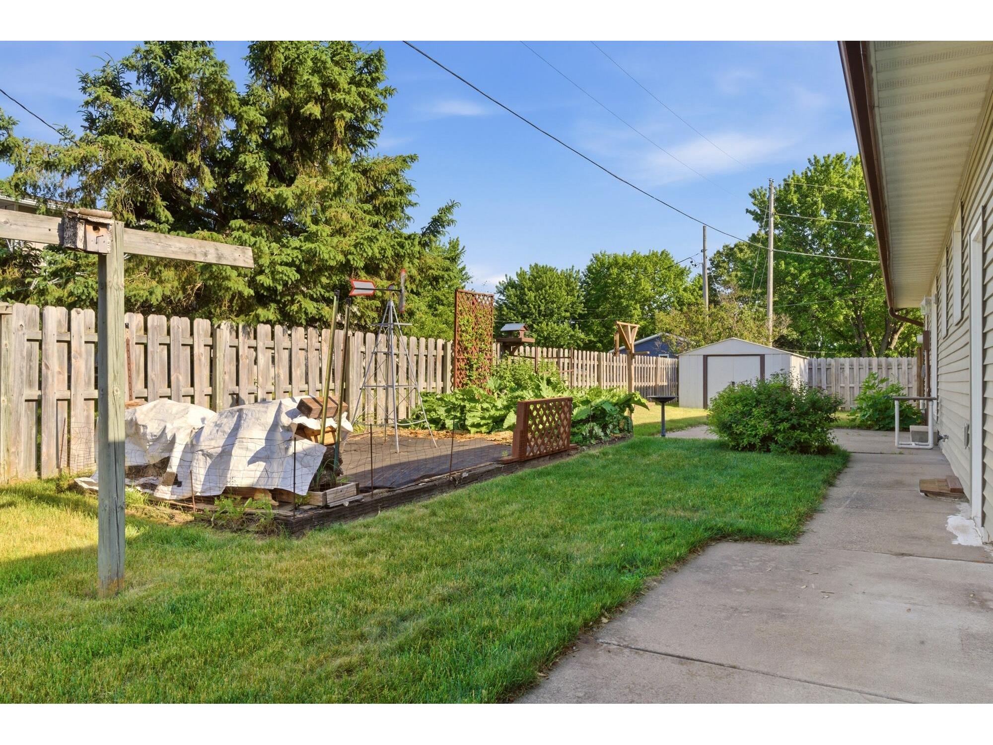 1527 Holley Holmen WI 54636 1965764 image18