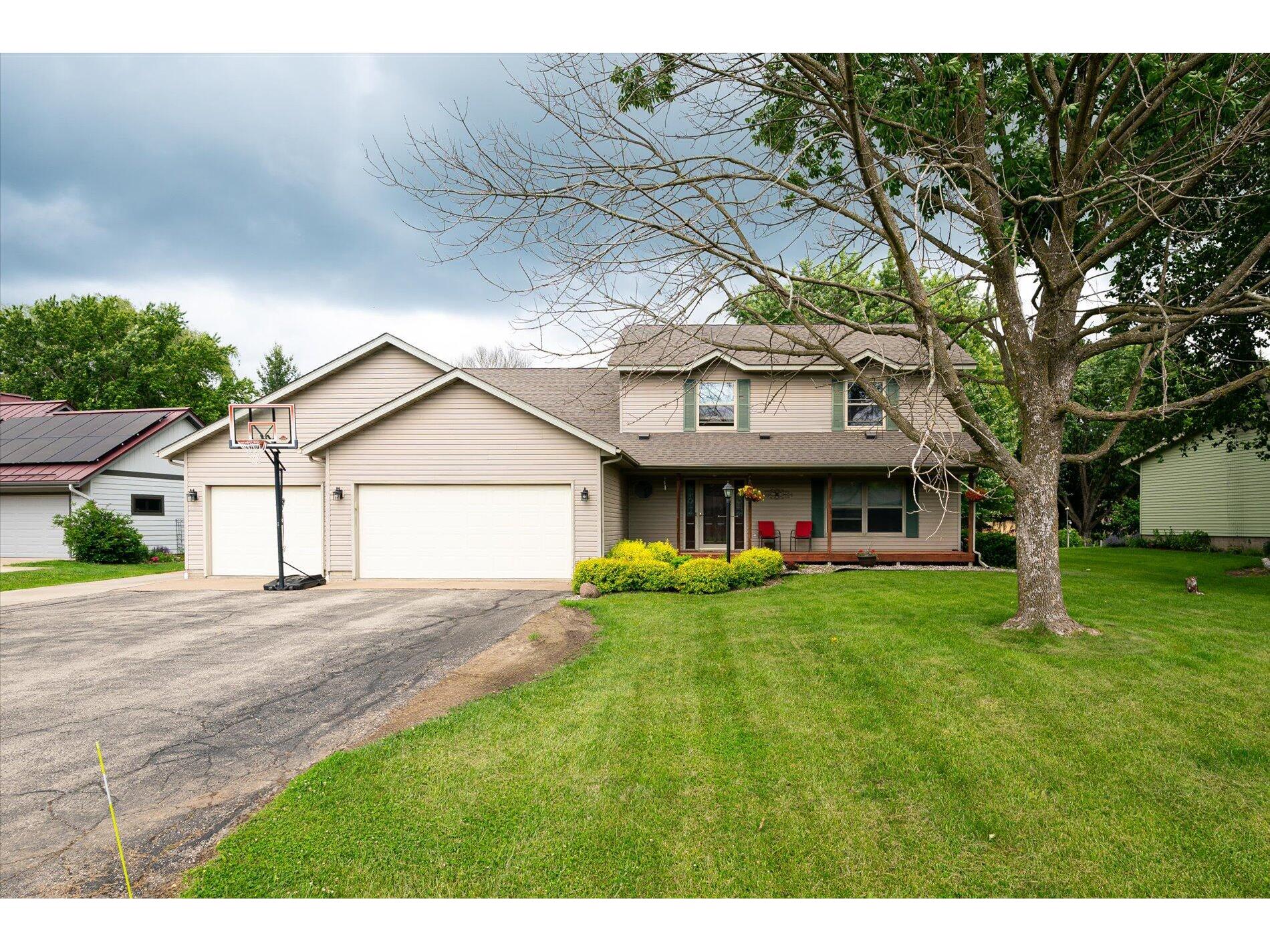 1530 Valley La Crescent MN 55947 1921738 image1