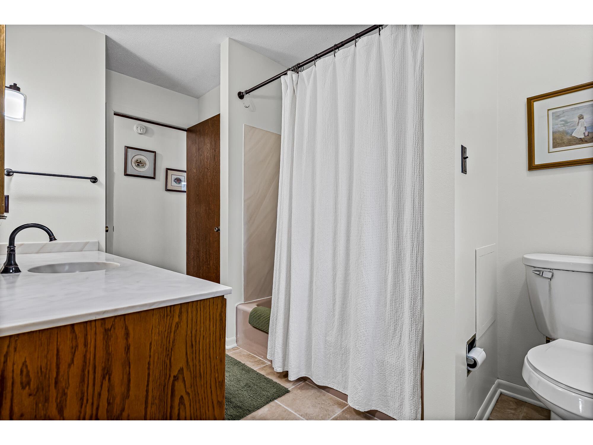 1555 Young Onalaska WI 54650 1962601 image12