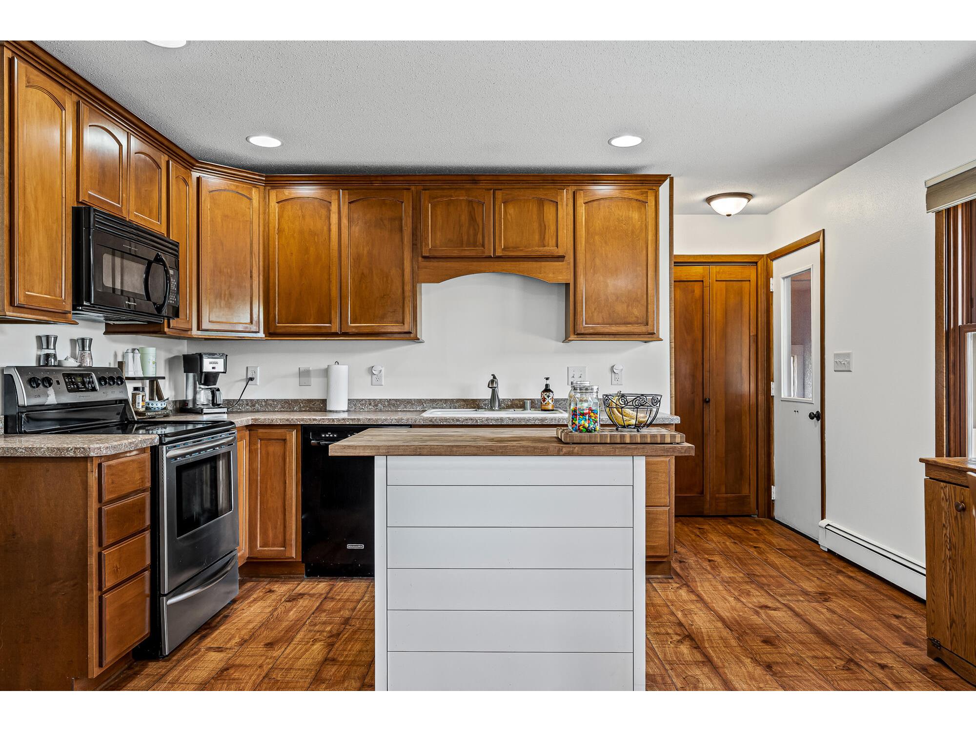 1555 Young Onalaska WI 54650 1962601 image3