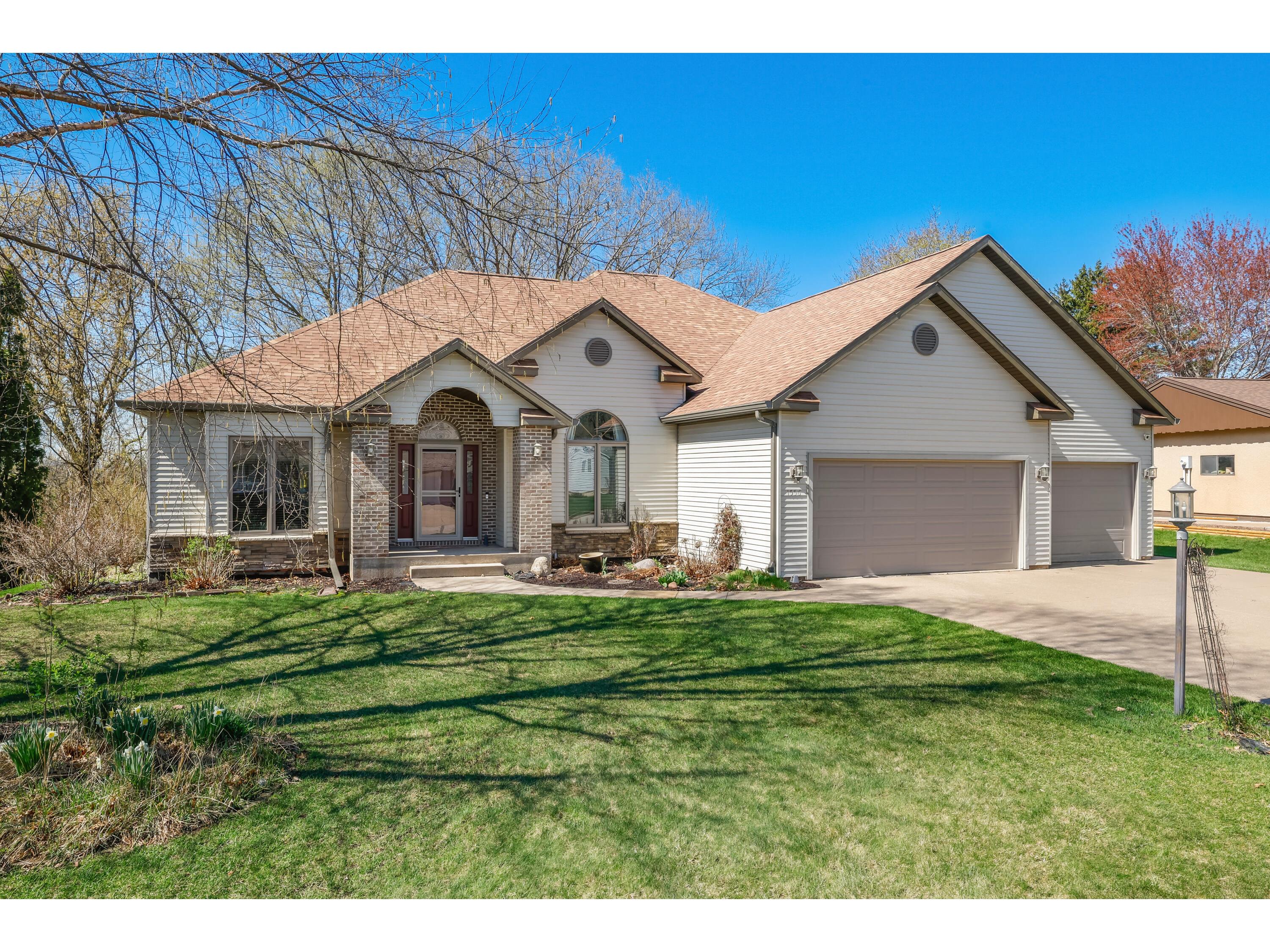 1556 Young Onalaska WI 54650 1958490 image1