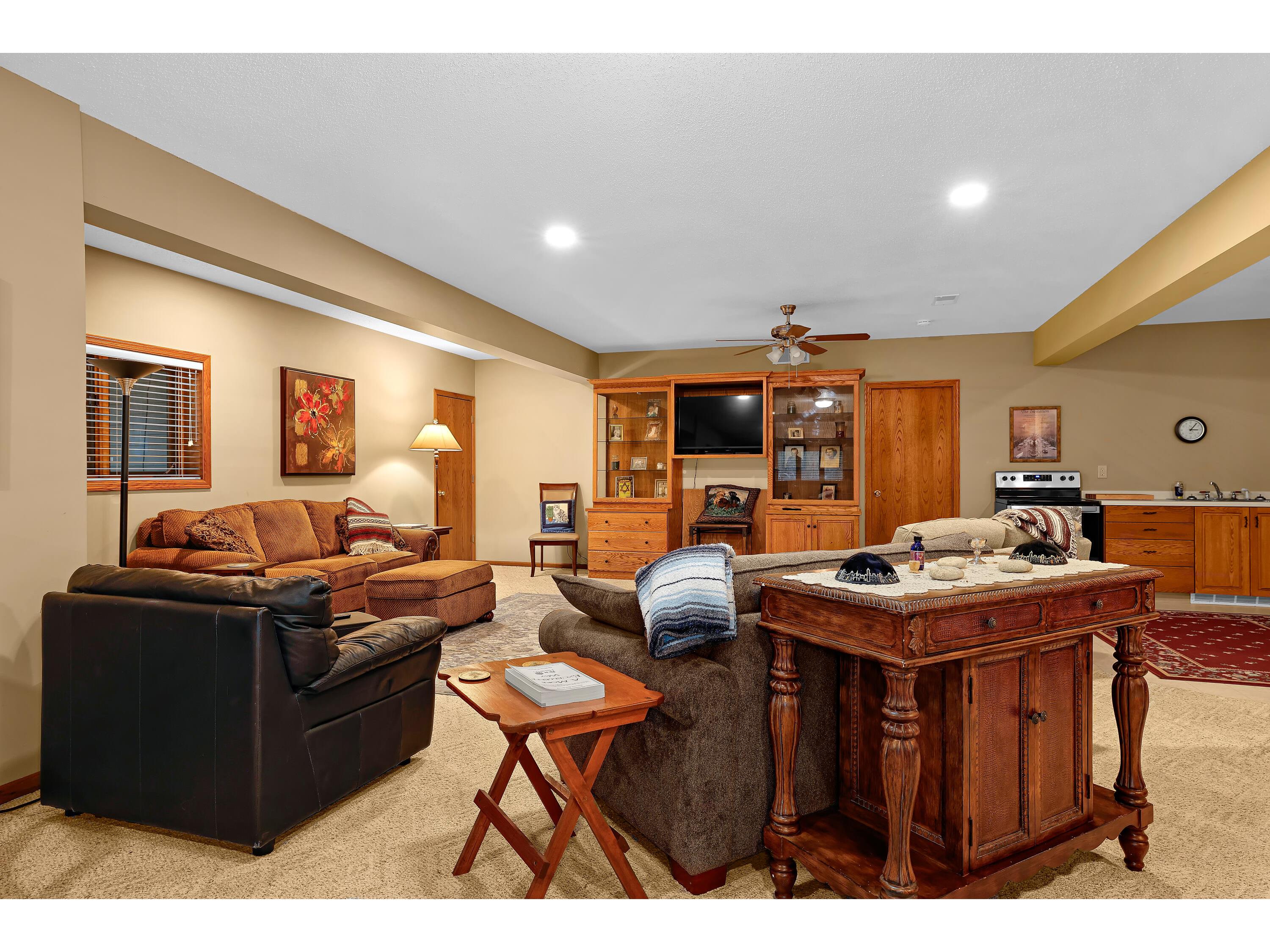 1556 Young Onalaska WI 54650 1958490 image29