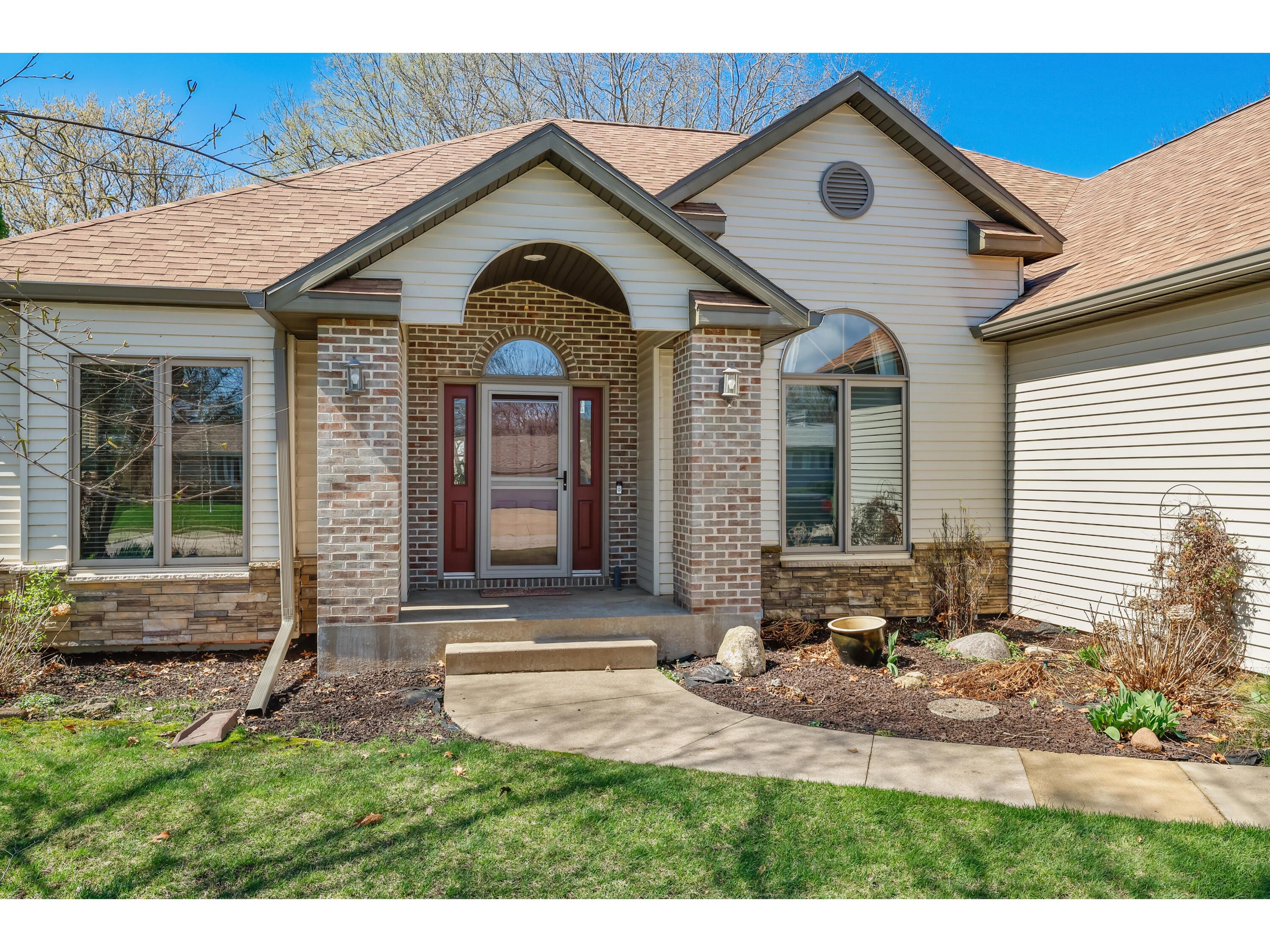 1556 Young Onalaska WI 54650 1958490 image3
