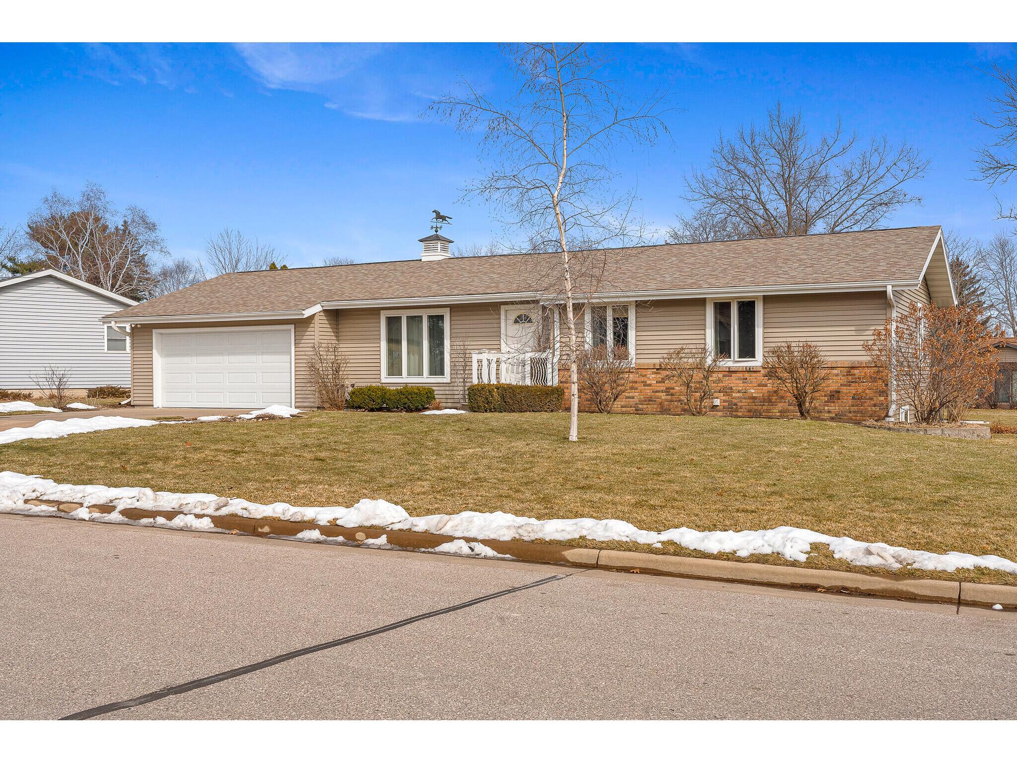 1559 Young Onalaska WI 54650 1952990 image1