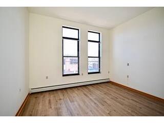 157 W 3rd Winona MN 55987 1956146 image11