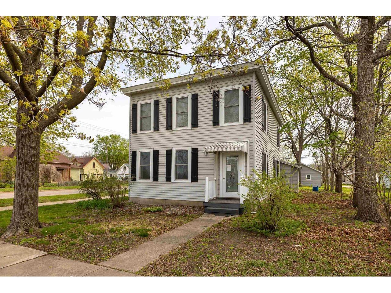 158 N Wacouta, Prairie Du Chien, WI, 53821 MLS 1877479 Edina Realty