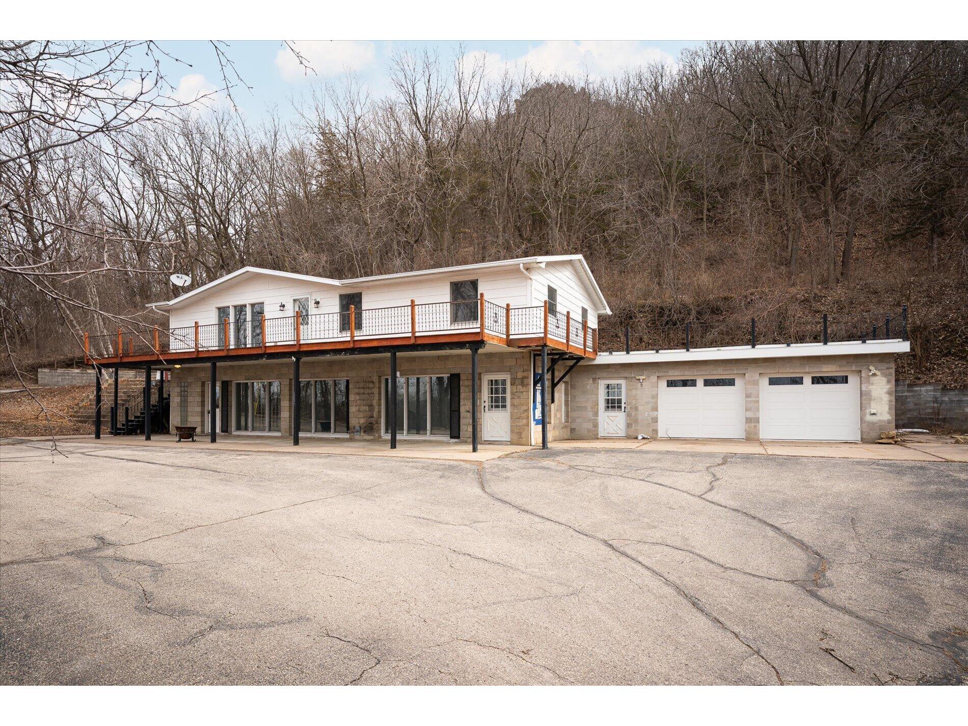 158 State Rd 16 La Crosse WI 54601 1955281 image1