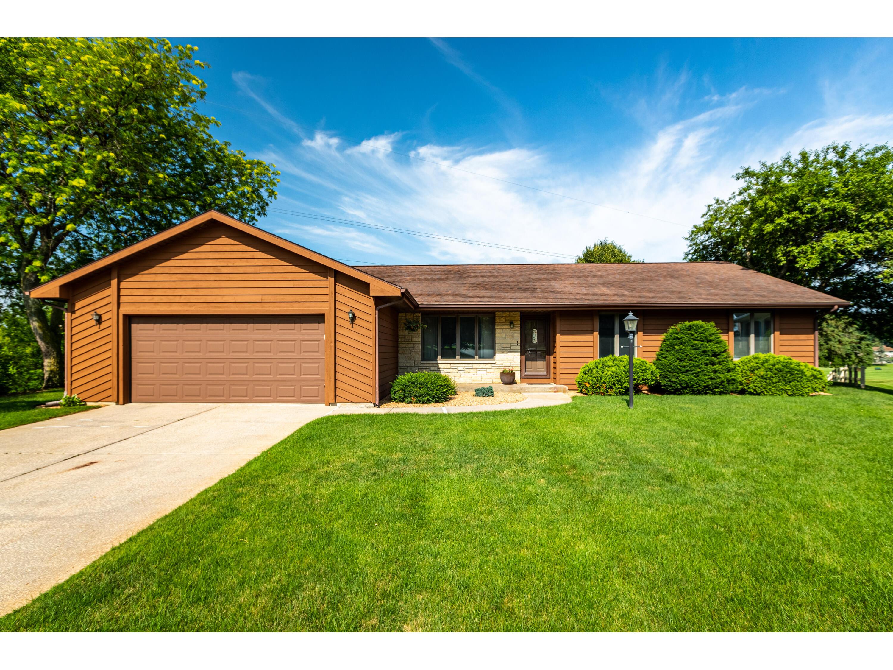 159 Fairway Ct, Onalaska, WI 54650 MLS 1801273 Edina Realty