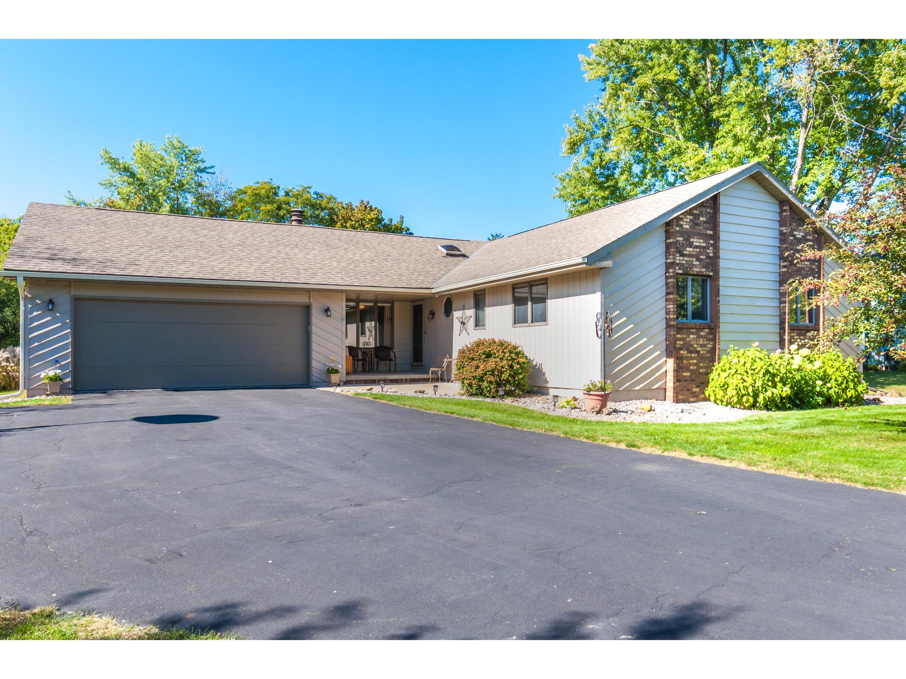 160 Crescent La Crescent MN 55947 1854093 image1