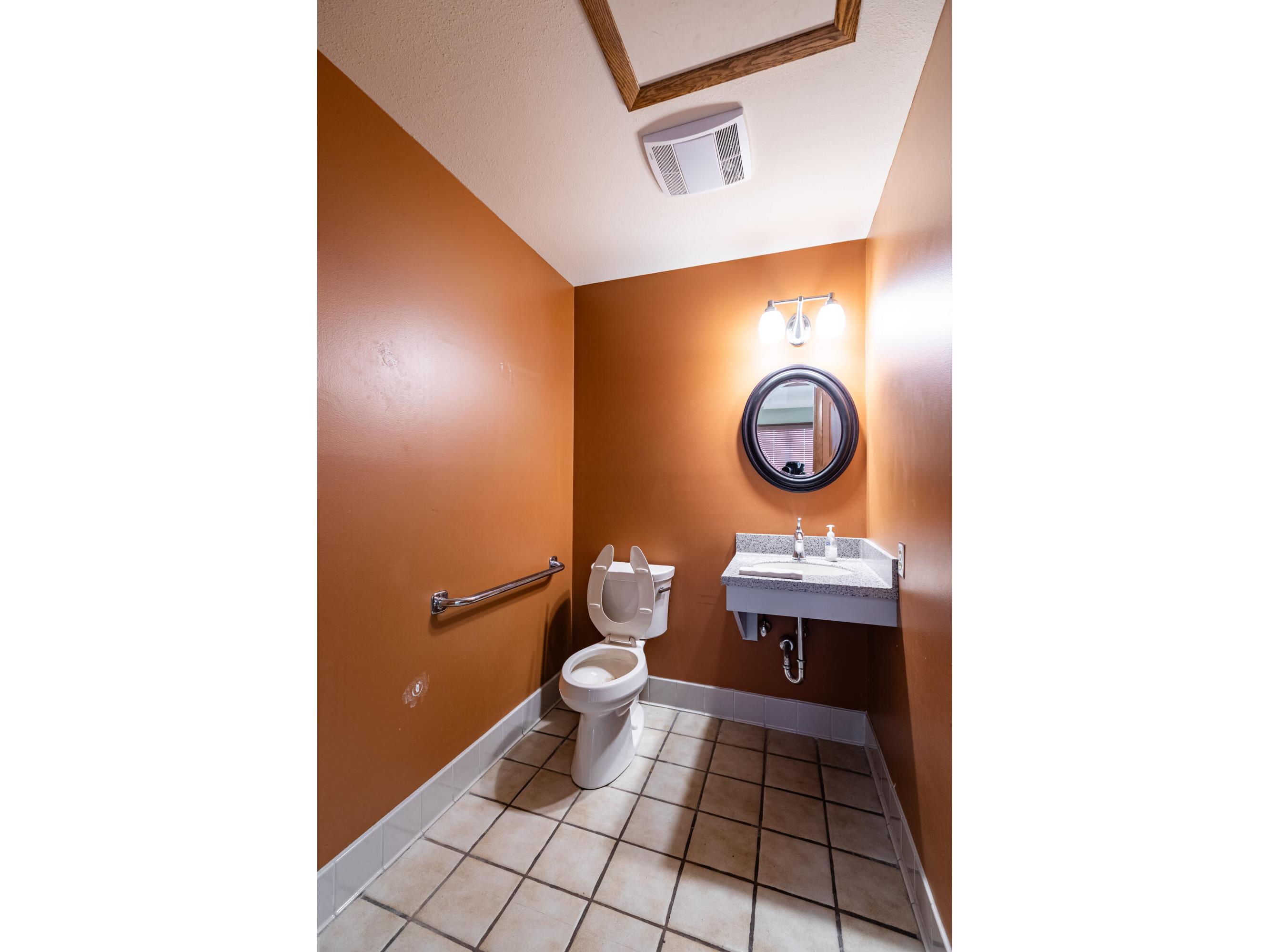 1600 Losey La Crosse WI 54601 1956210 image10