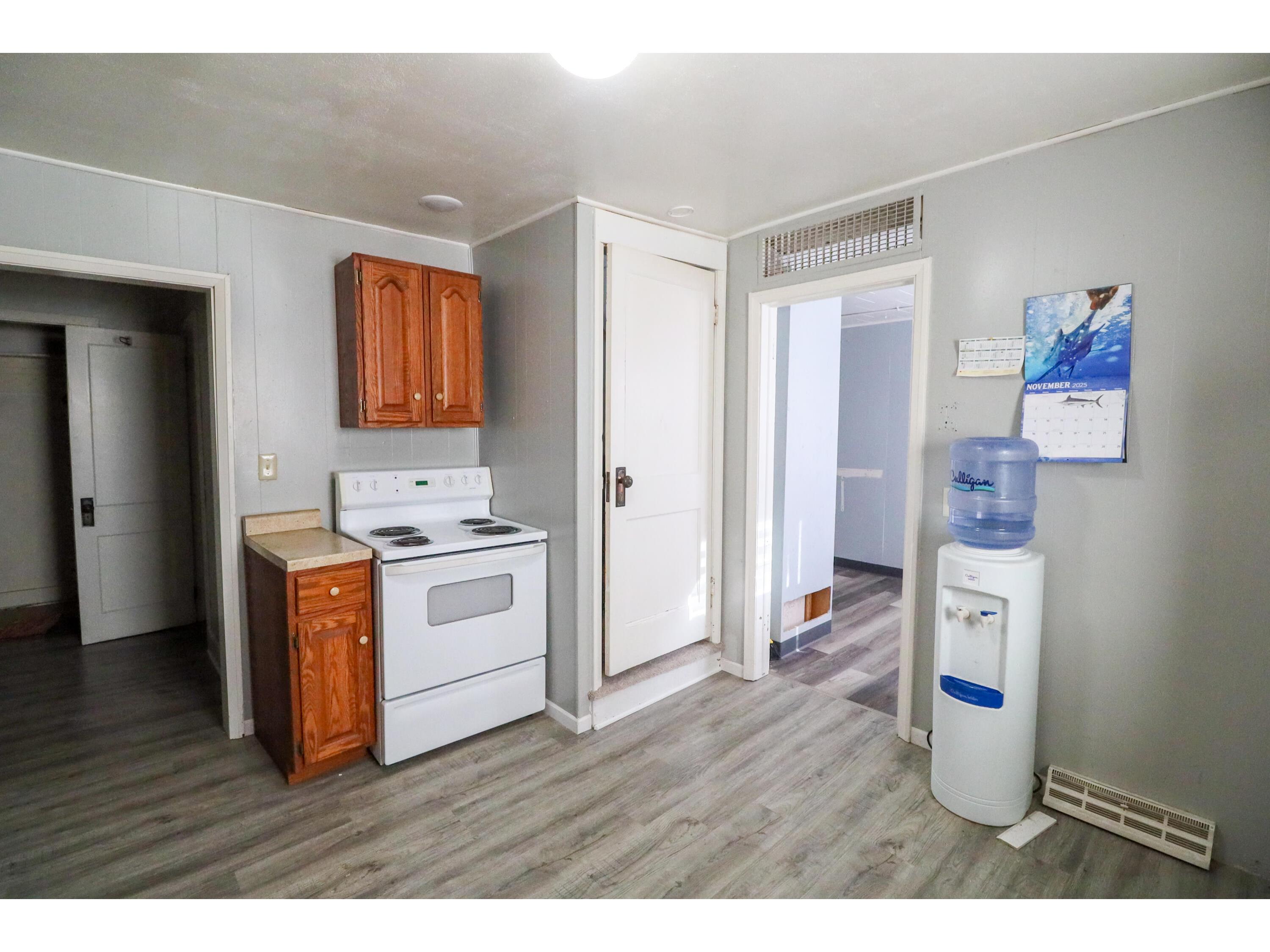 1608 Caroline Campbell WI 54603 1943910 image8