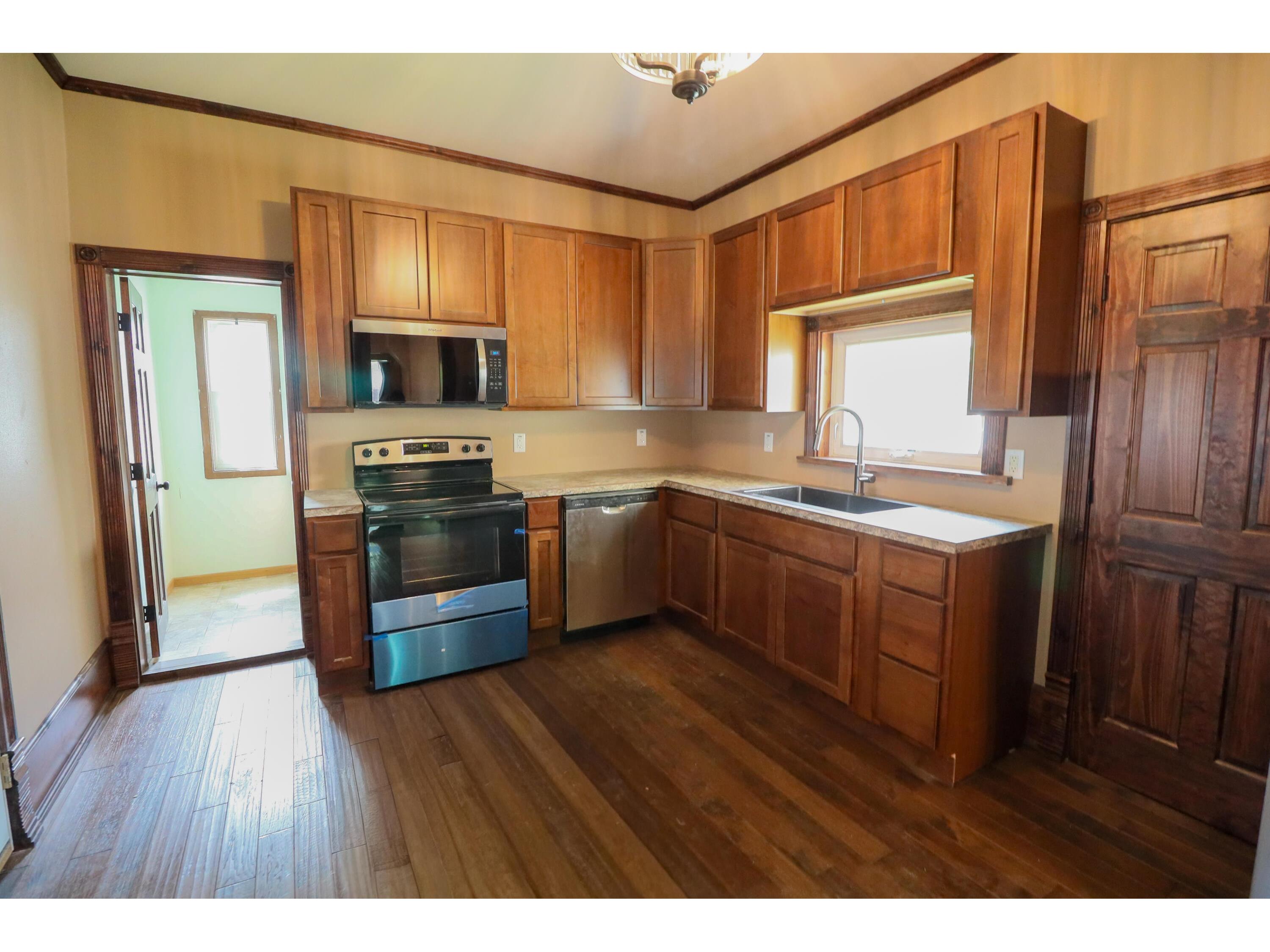 1608 West La Crosse WI 54601 1961174 image10