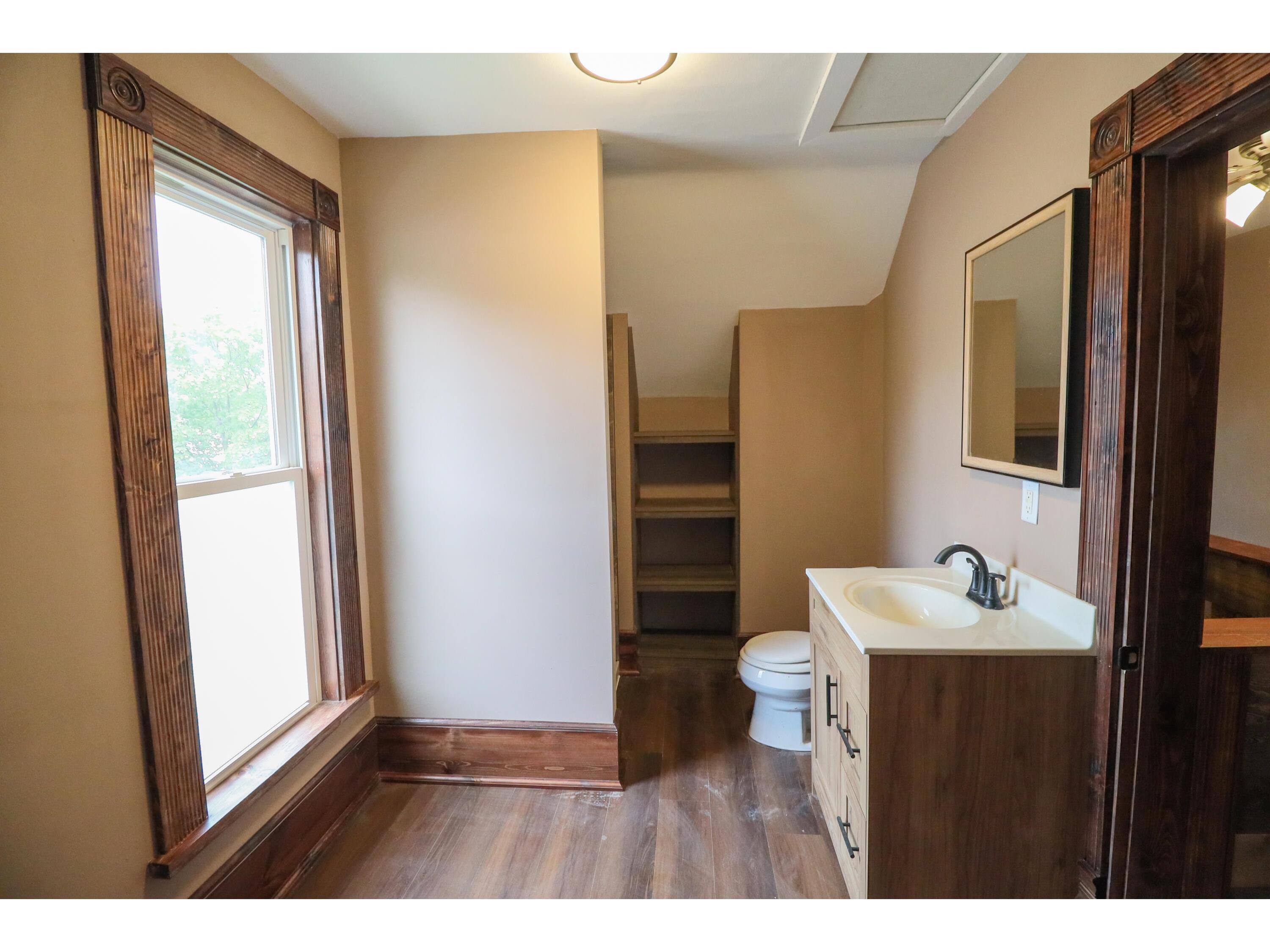 1608 West La Crosse WI 54601 1961174 image20