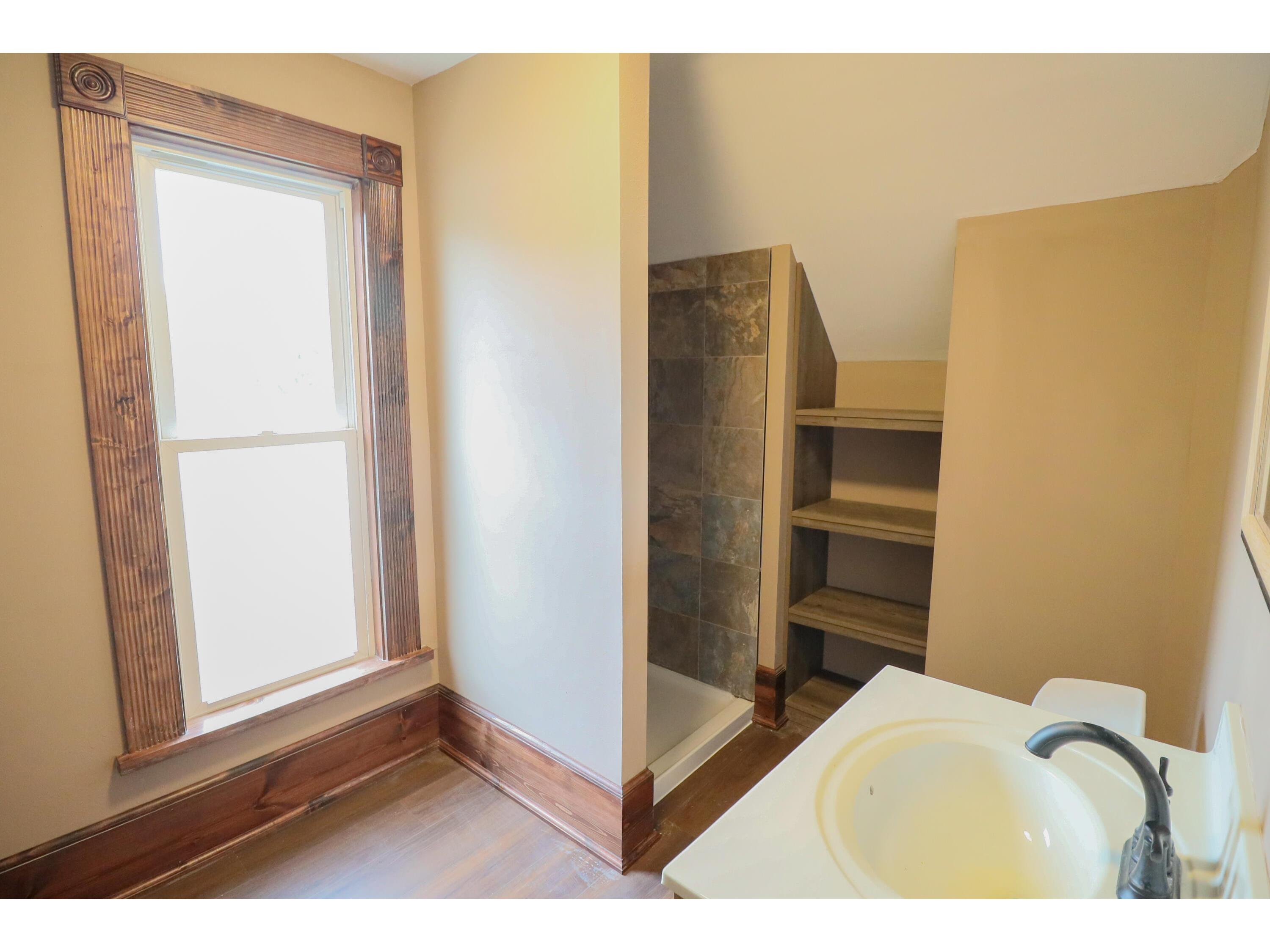 1608 West La Crosse WI 54601 1961174 image21