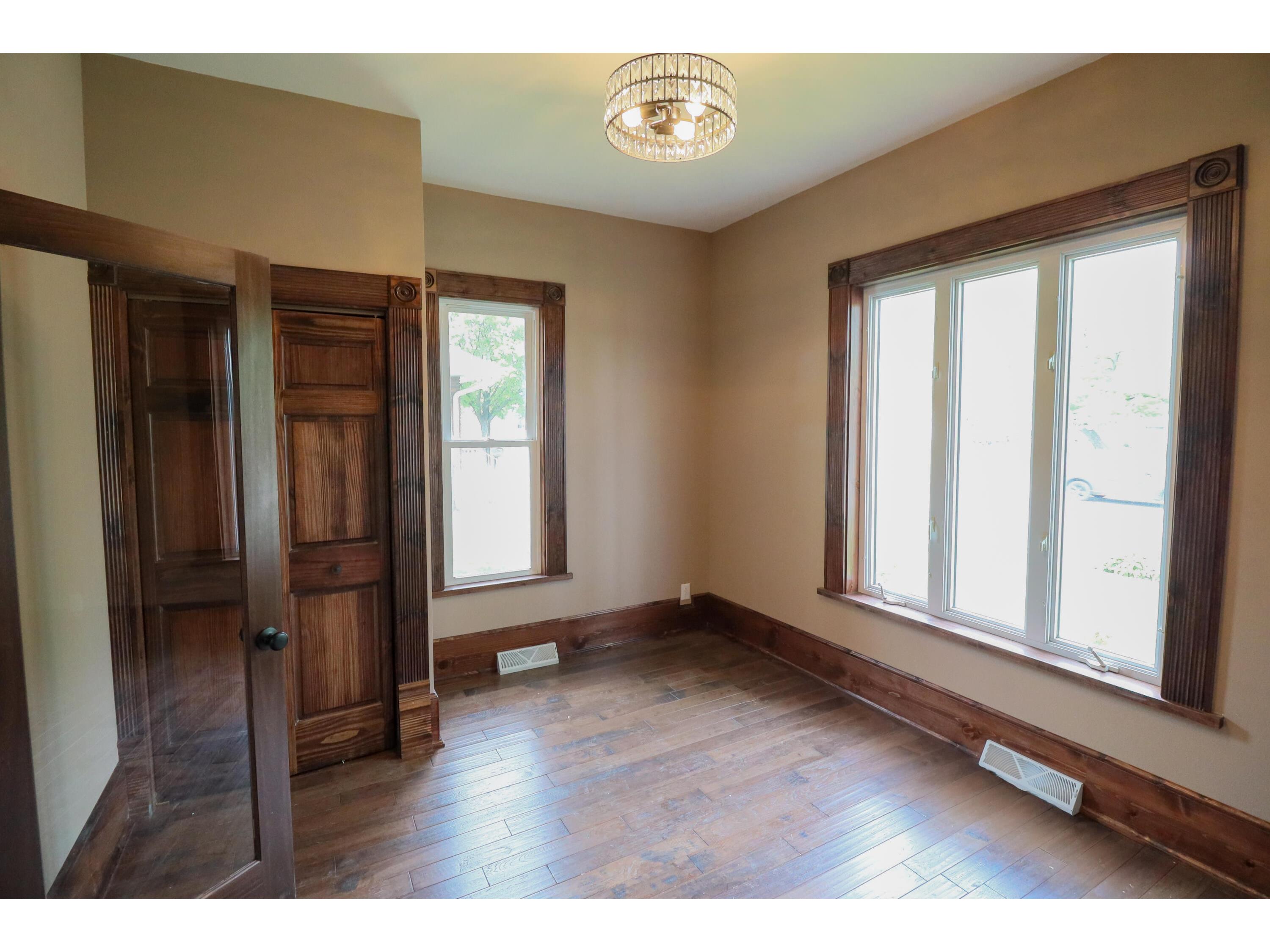 1608 West La Crosse WI 54601 1961174 image8