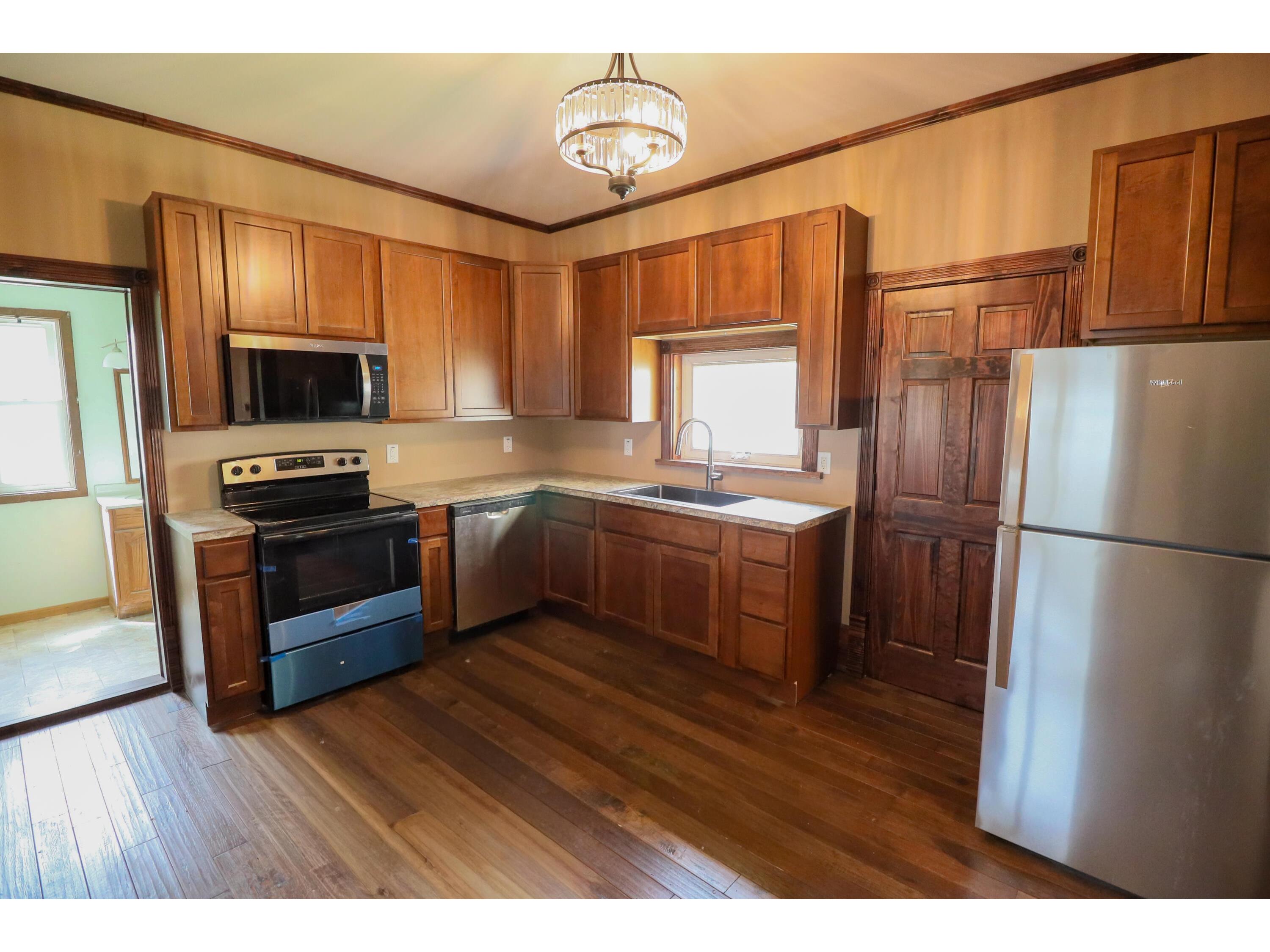 1608 West La Crosse WI 54601 1961174 image9