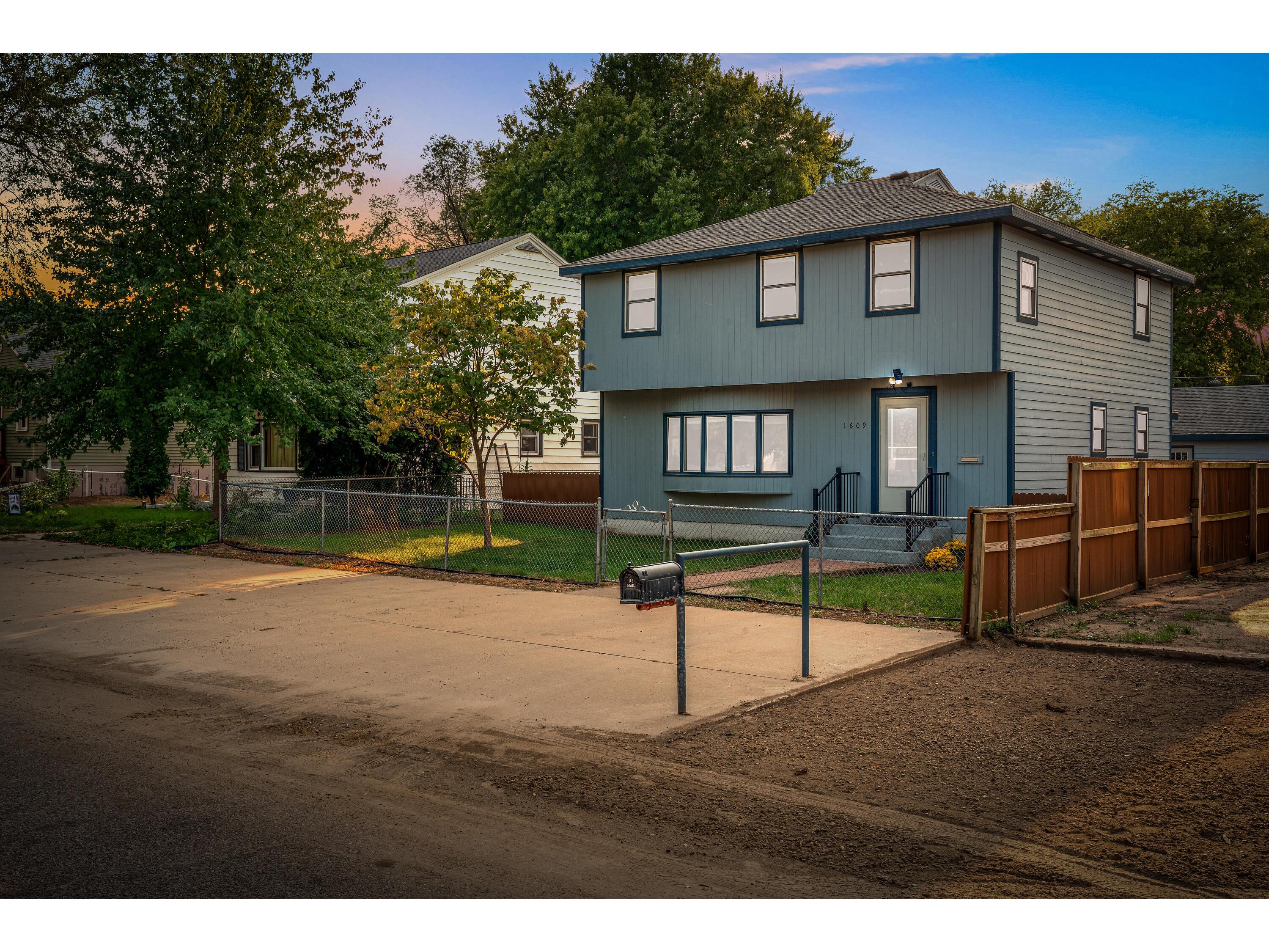 1609 Caroline Campbell WI 54603 1891697 image1