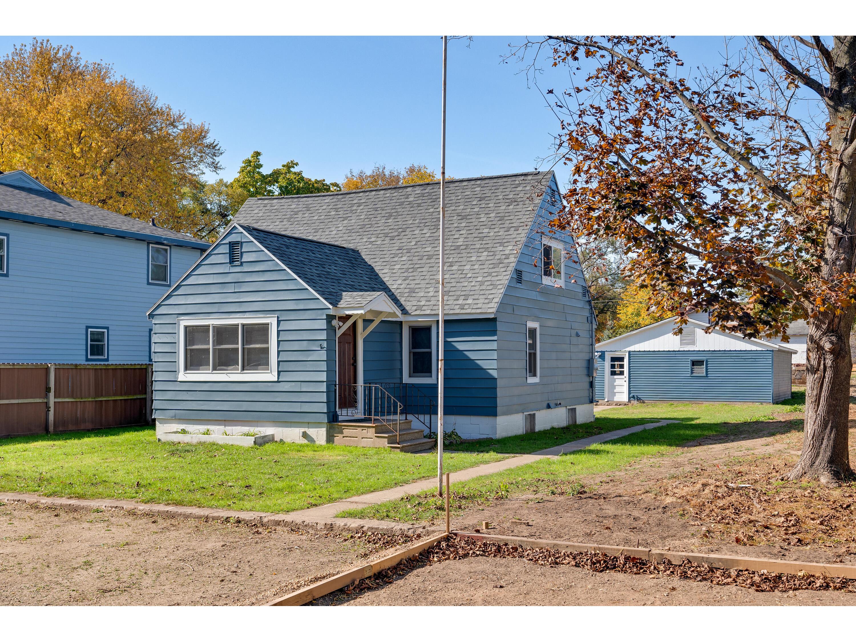 1611 Caroline Campbell WI 54603 1897183 image1