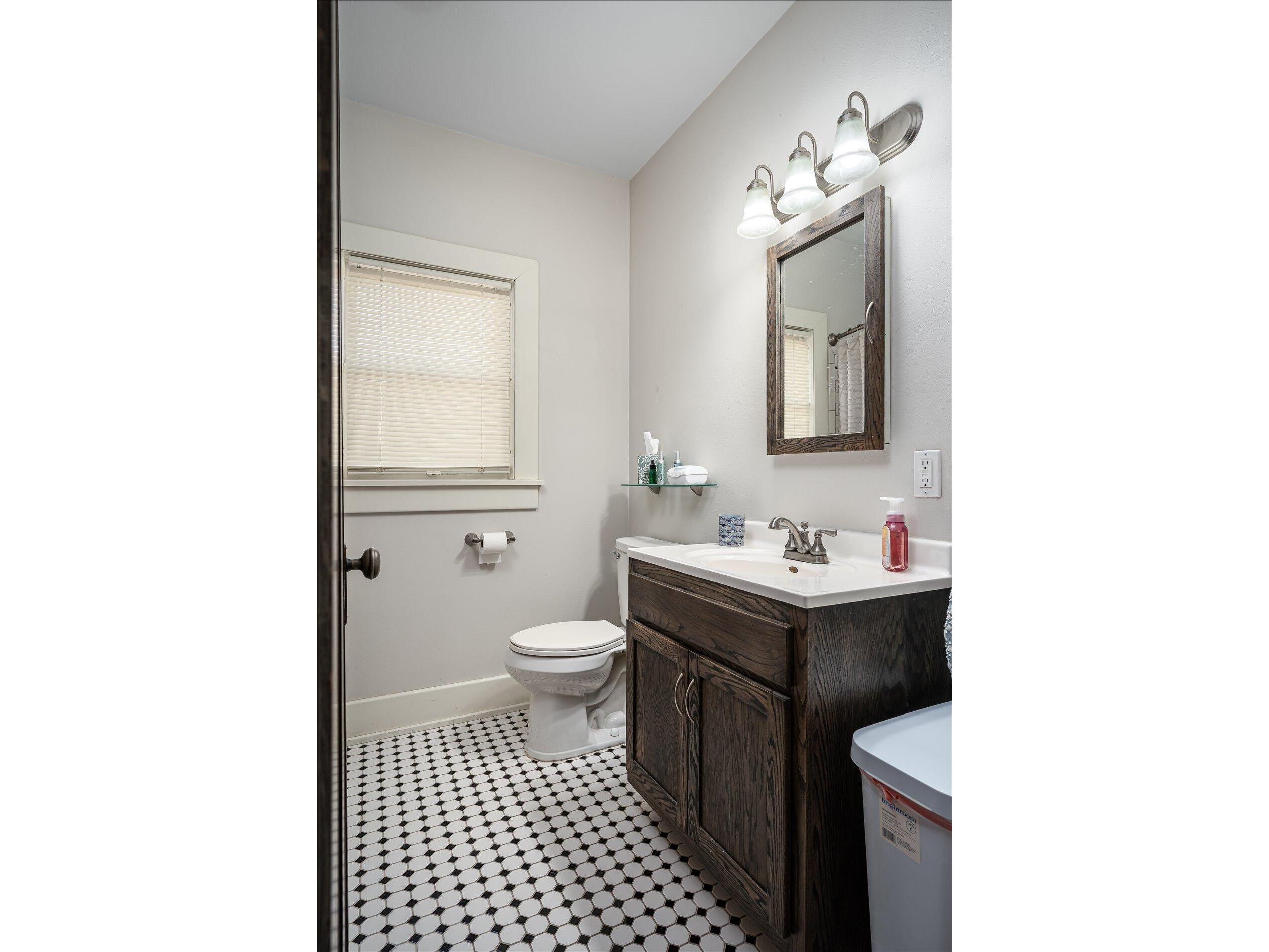 1611 King La Crosse WI 54601 1957374 image15
