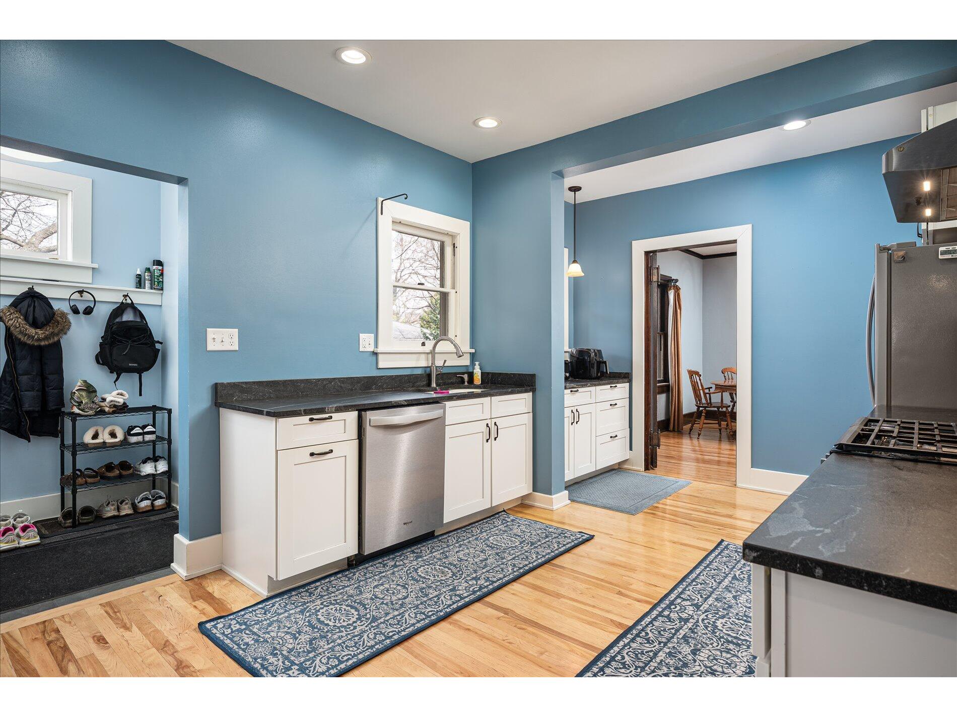 1611 King La Crosse WI 54601 1957374 image9