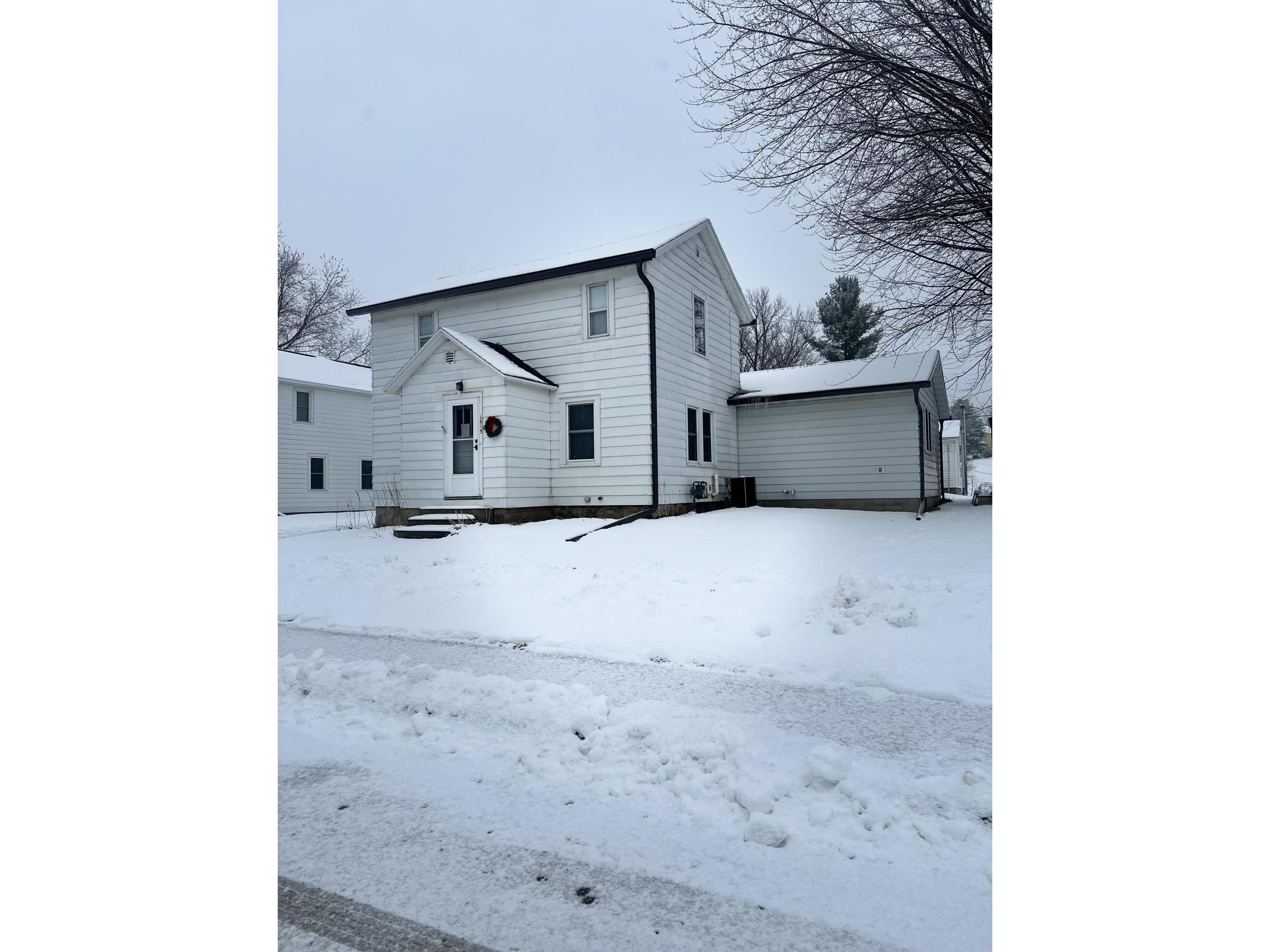 1615 Cardinal Bangor WI 54614 1902465 image1