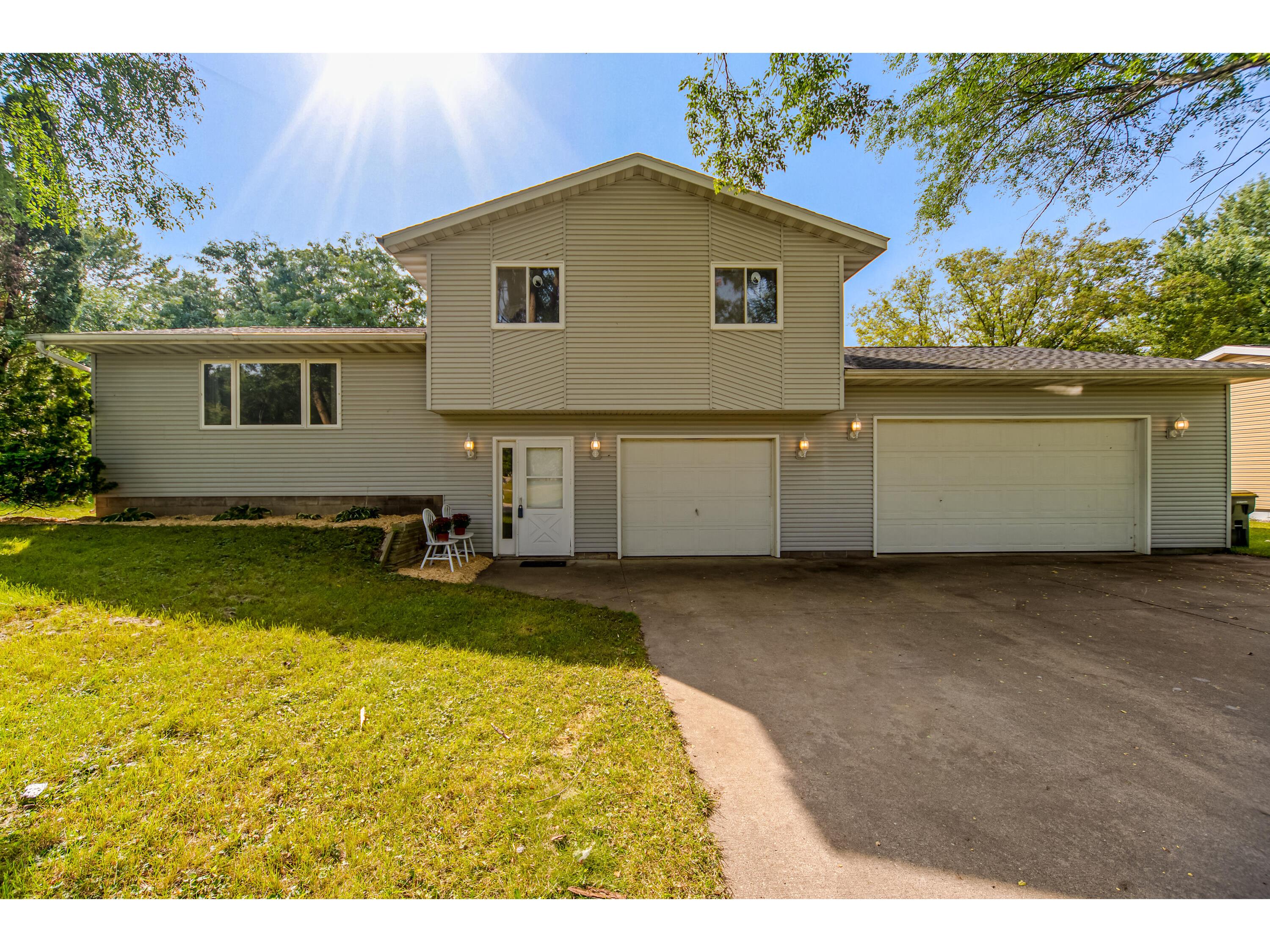 1616 Pinecrest Ave, Holmen, WI 54636 MLS 1811486 Edina Realty