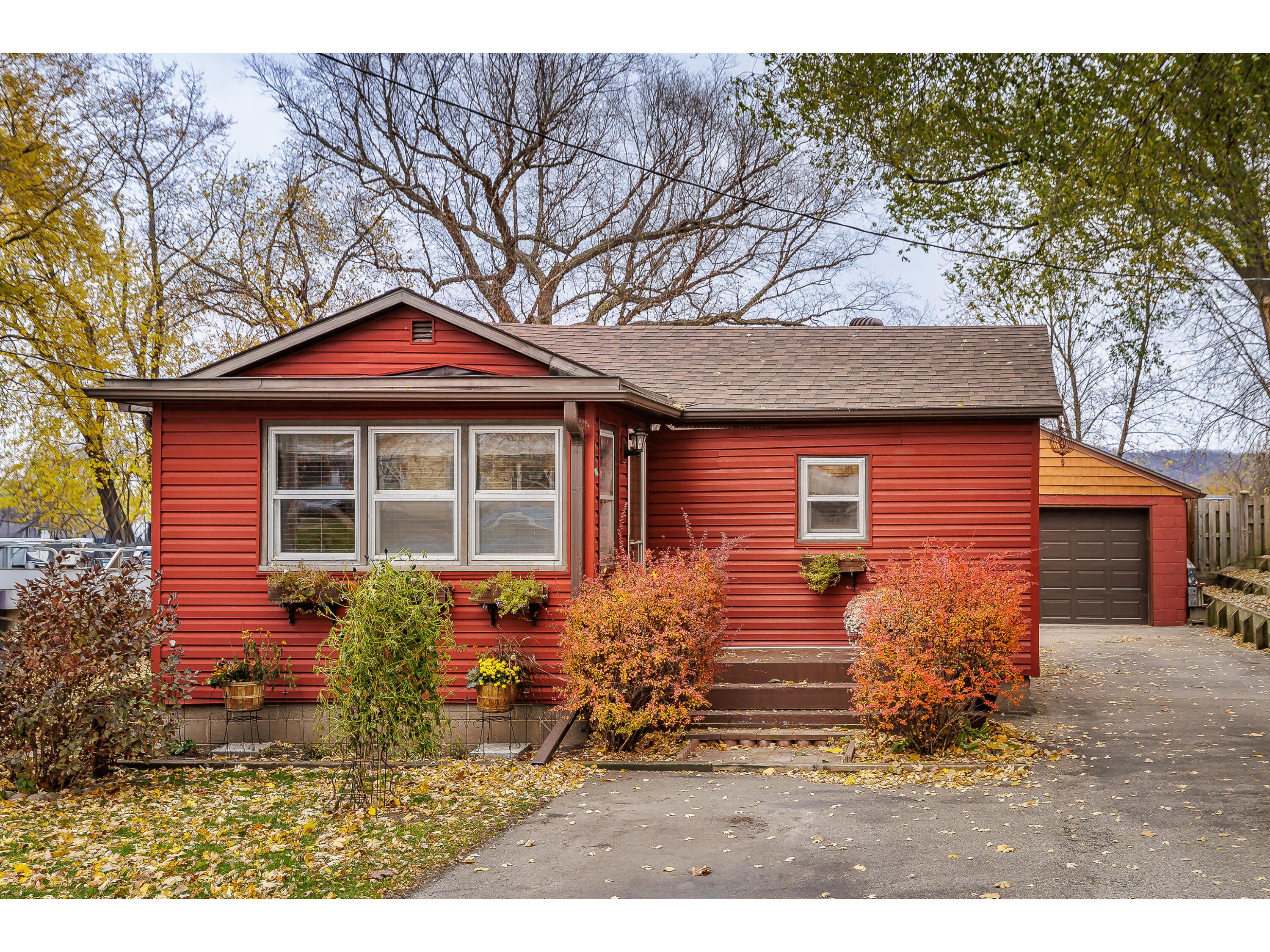 1624 Bainbridge Campbell WI 54603 - RICHMOND BAY 1942490 image1