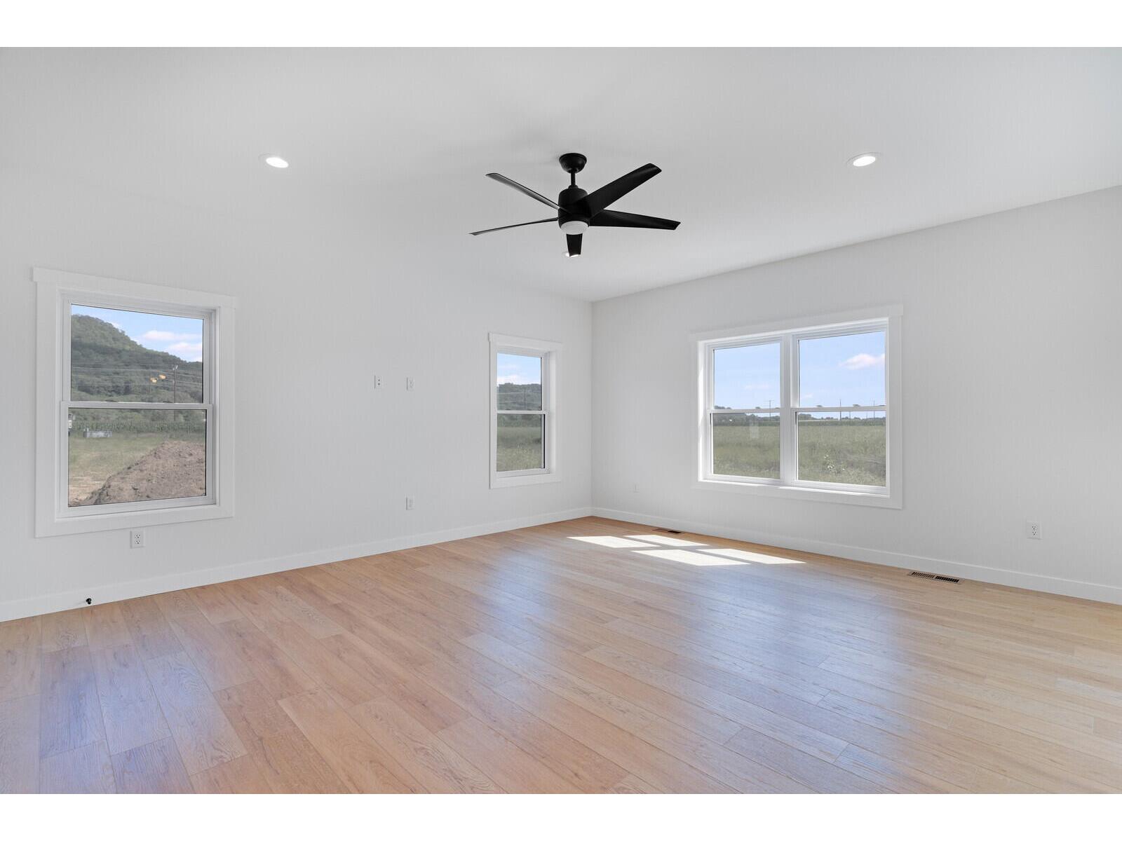 1624 Red Clover Holmen WI 54636 1938720 image22