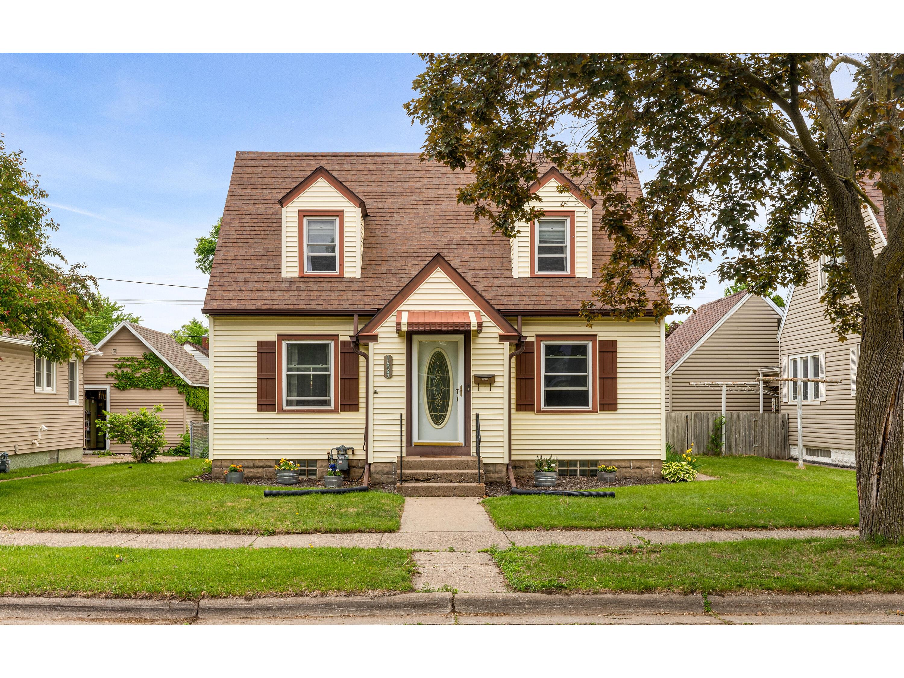 1625 Travis La Crosse WI 54601 1920087 image1