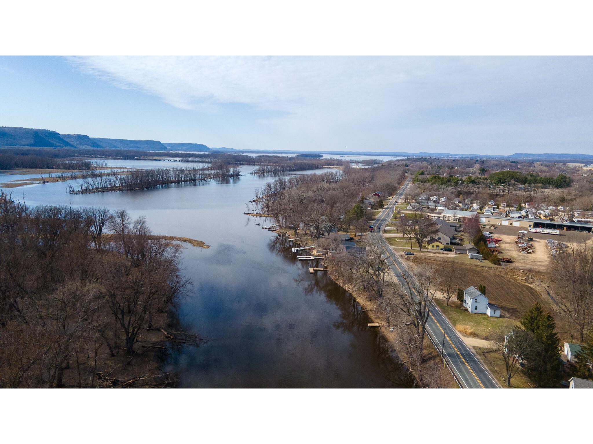 1626 Lakeshore Campbell WI 54603 1913295 image3