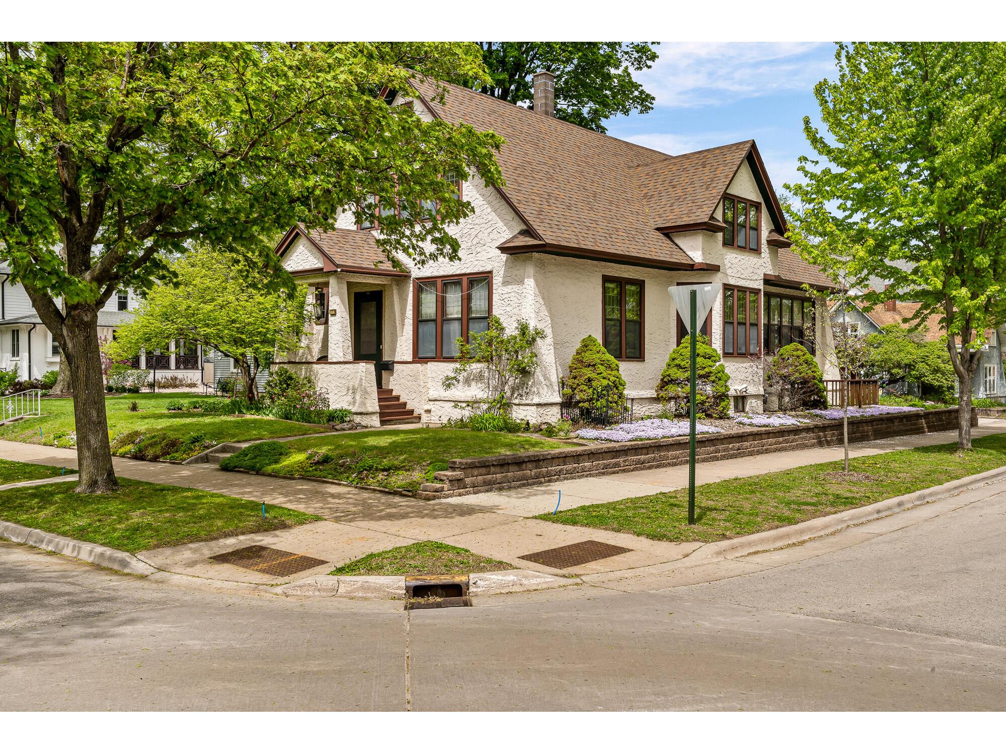 1635 King La Crosse WI 54601 1961873 image1