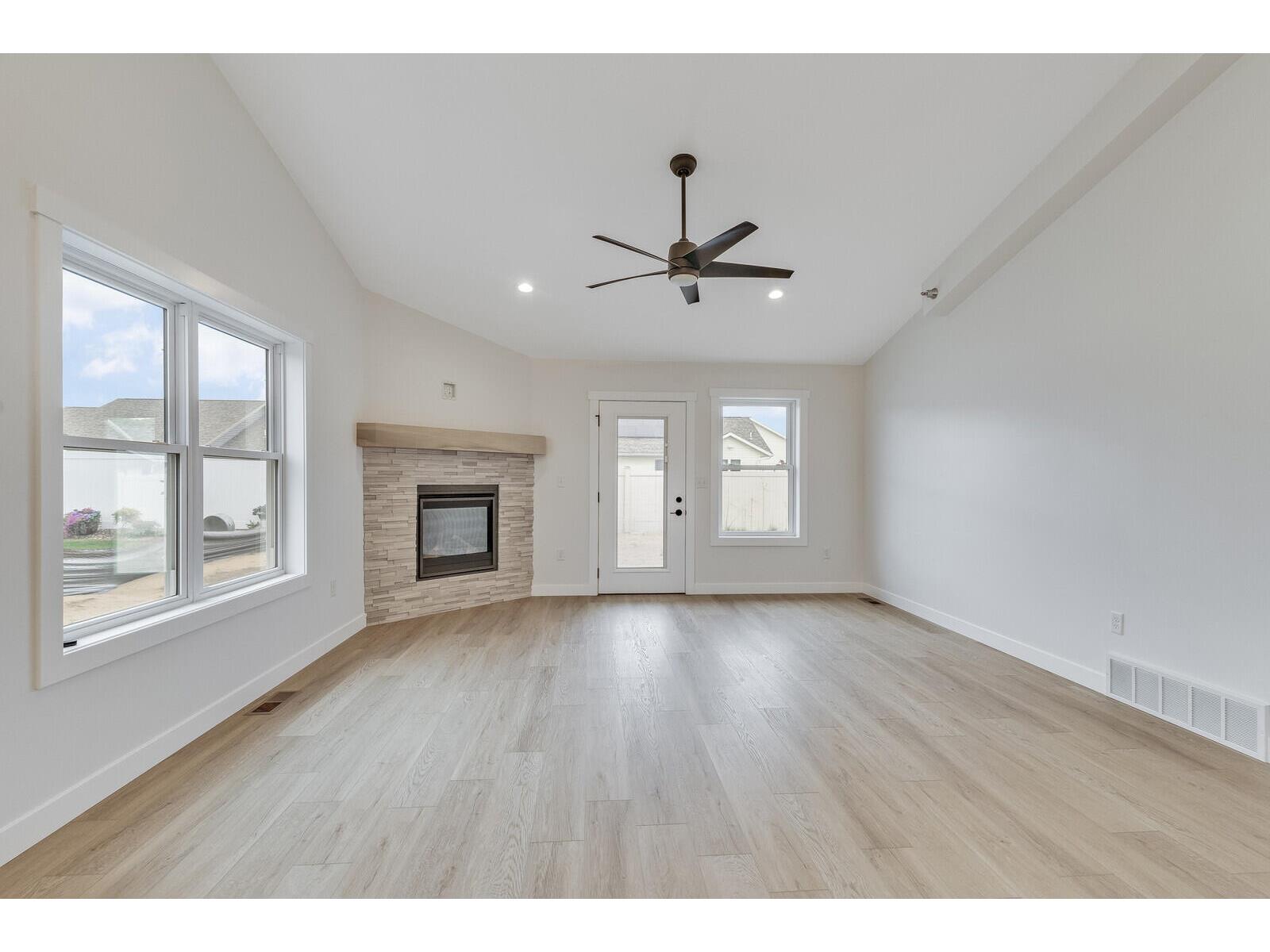 1635 Red Clover Holmen WI 54636 1955903 image8