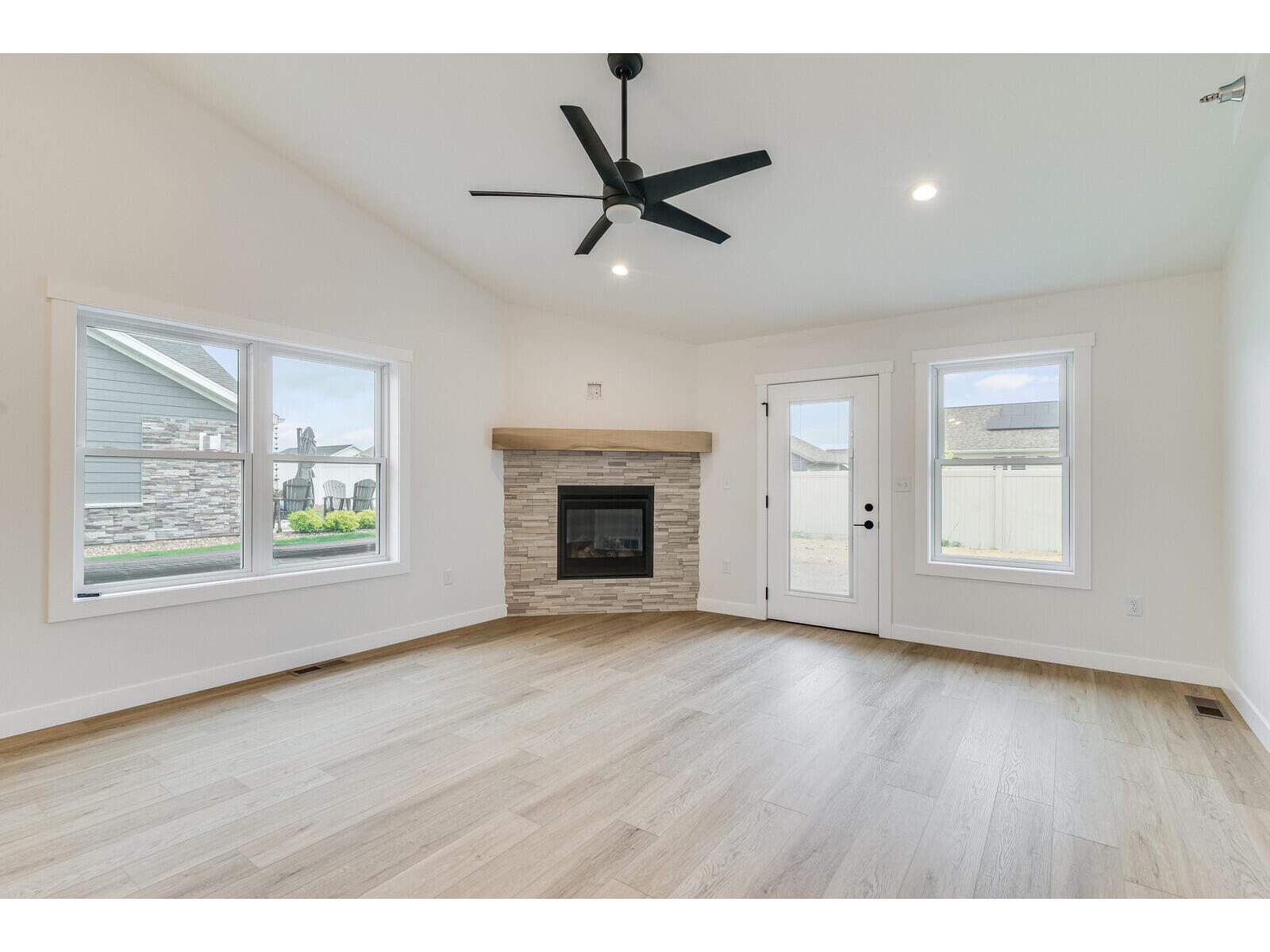 1635 Red Clover Holmen WI 54636 1955903 image9